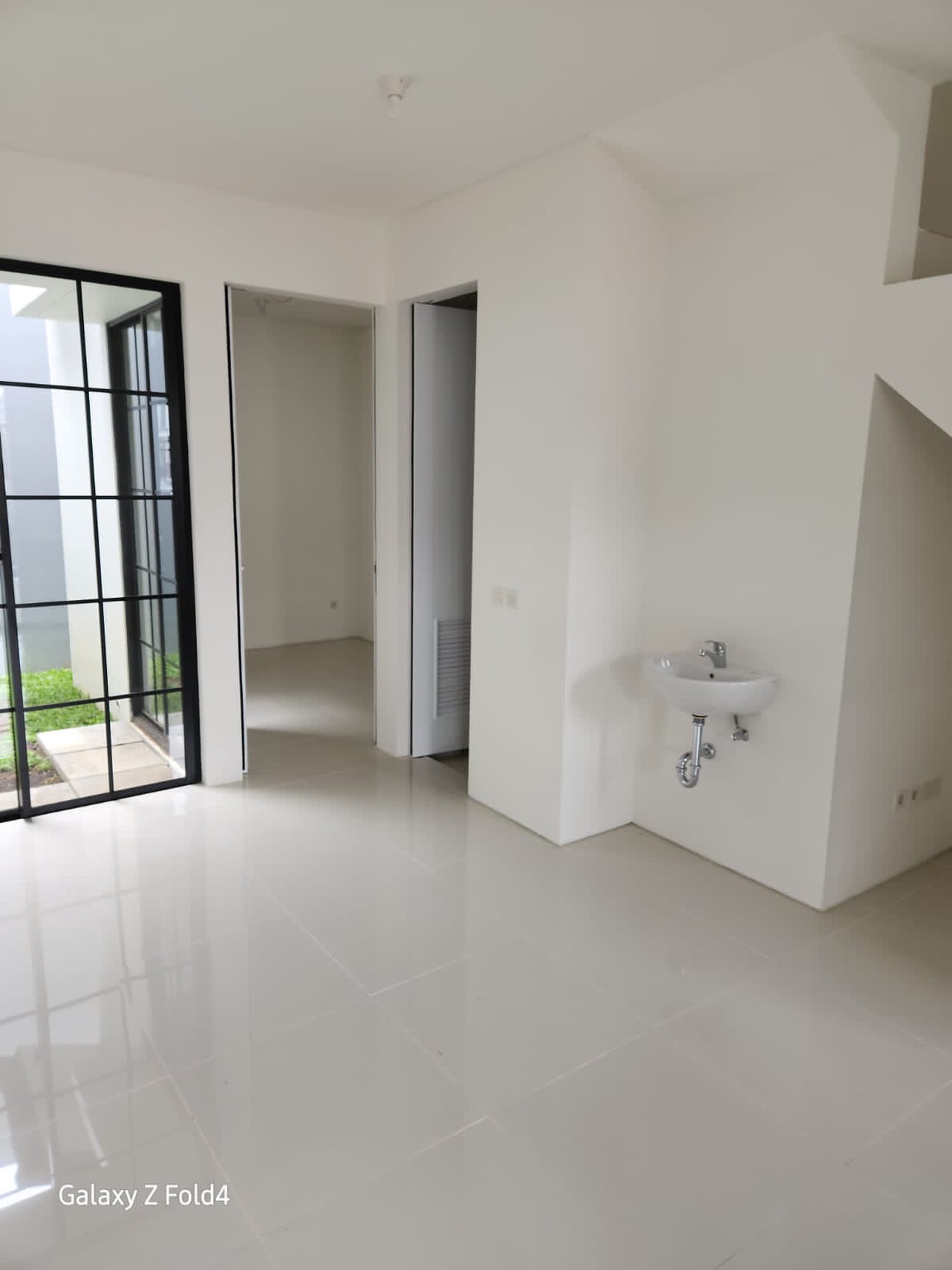 Murah 3 K.tidur Disewakan Rumah Graha Natura Dekat Minimalis Modern Area G Walk Citraland , Pakuwon Mall, Ptc, Supermall