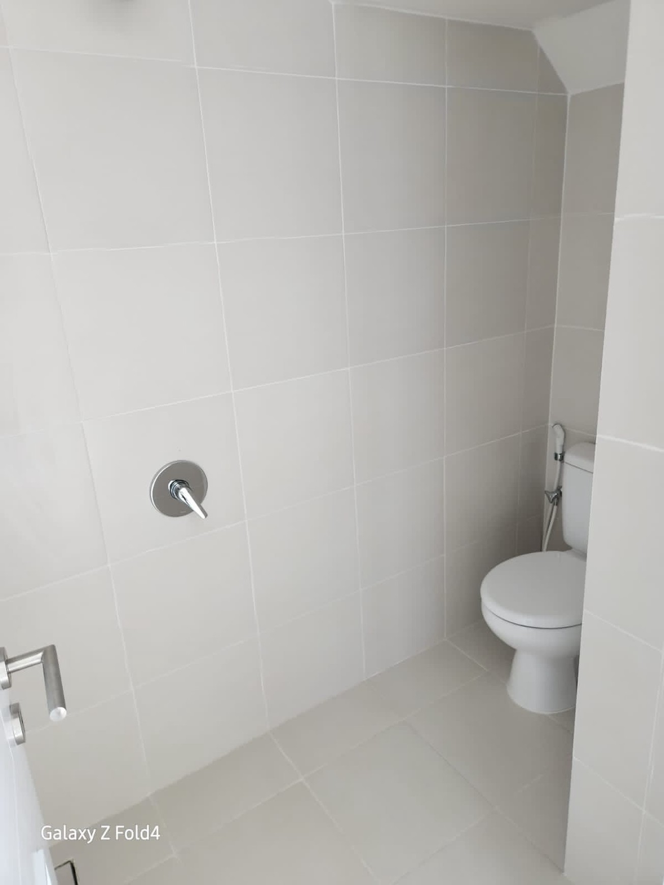 Murah 3 K.tidur Disewakan Rumah Graha Natura Dekat Minimalis Modern Area G Walk Citraland , Pakuwon Mall, Ptc, Supermall