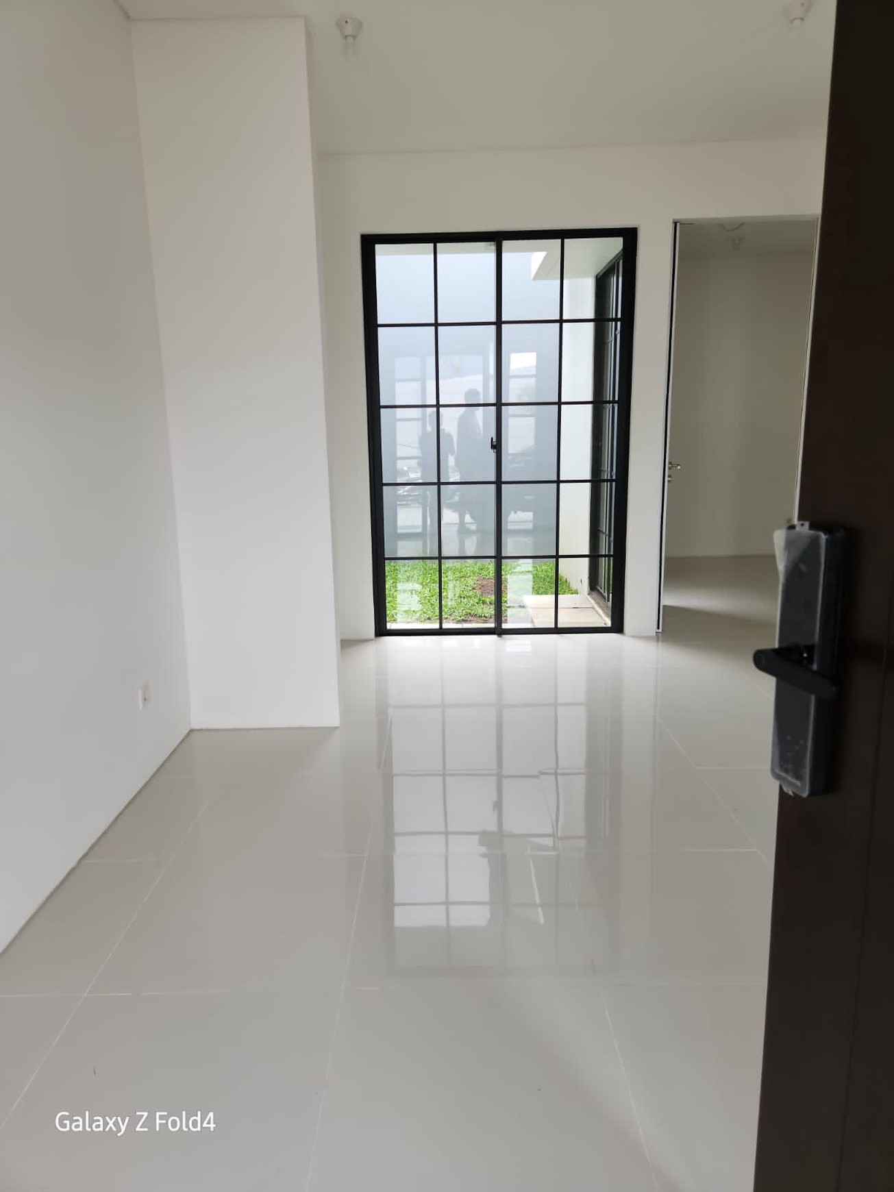 Murah 3 K.tidur Disewakan Rumah Graha Natura Dekat Minimalis Modern Area G Walk Citraland , Pakuwon Mall, Ptc, Supermall