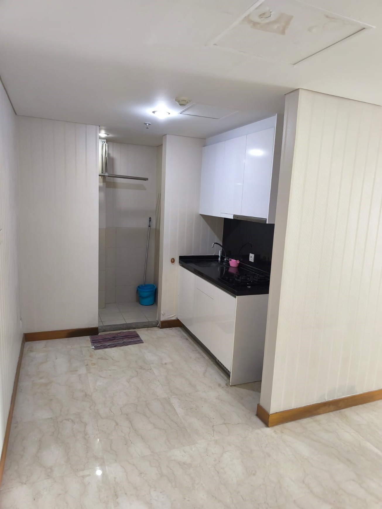 Apartemen Dijual One East Residence Kertajaya Indah dekat Galaxy Mall