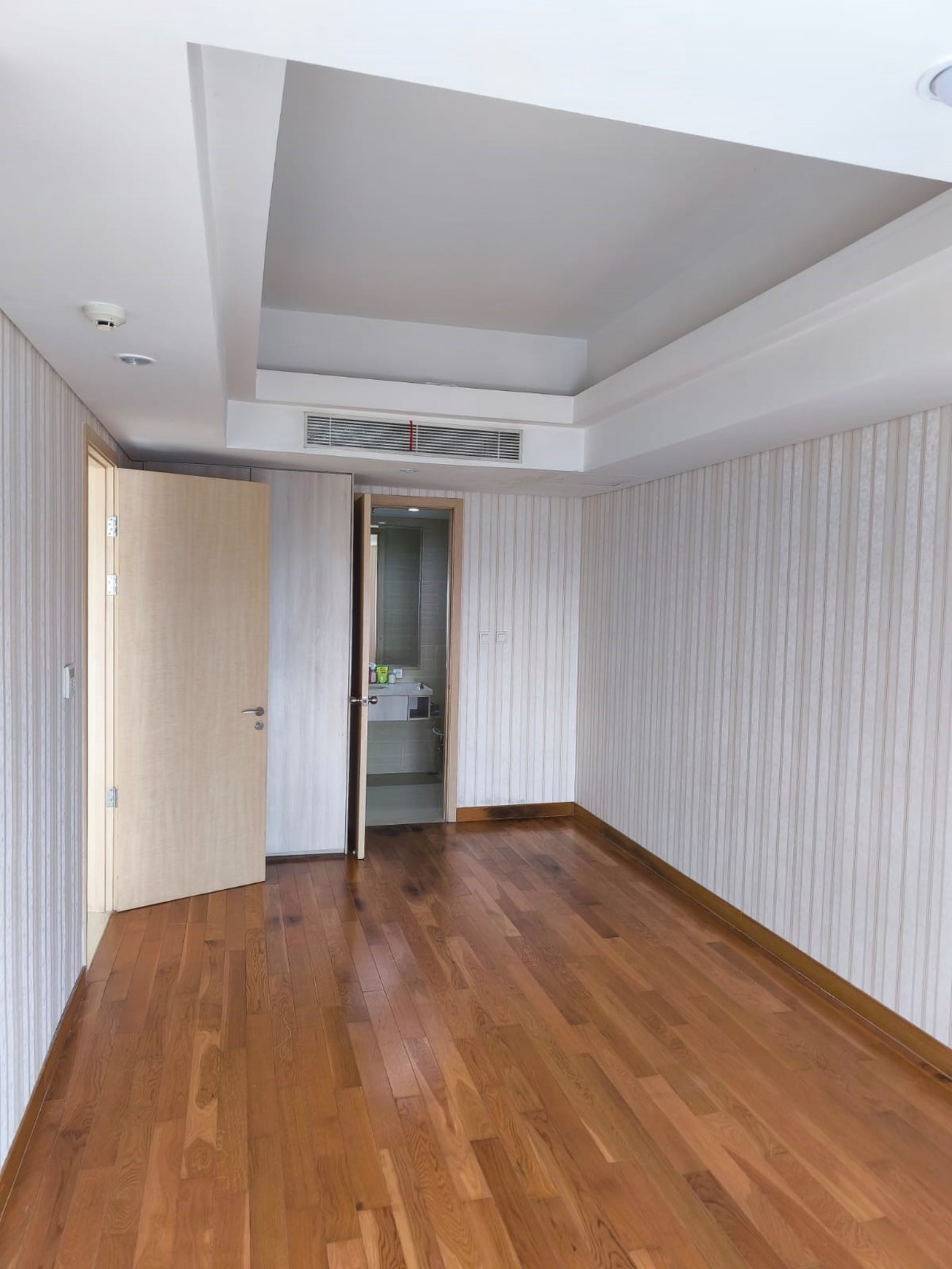 Apartemen Dijual One East Residence Kertajaya Indah dekat Galaxy Mall