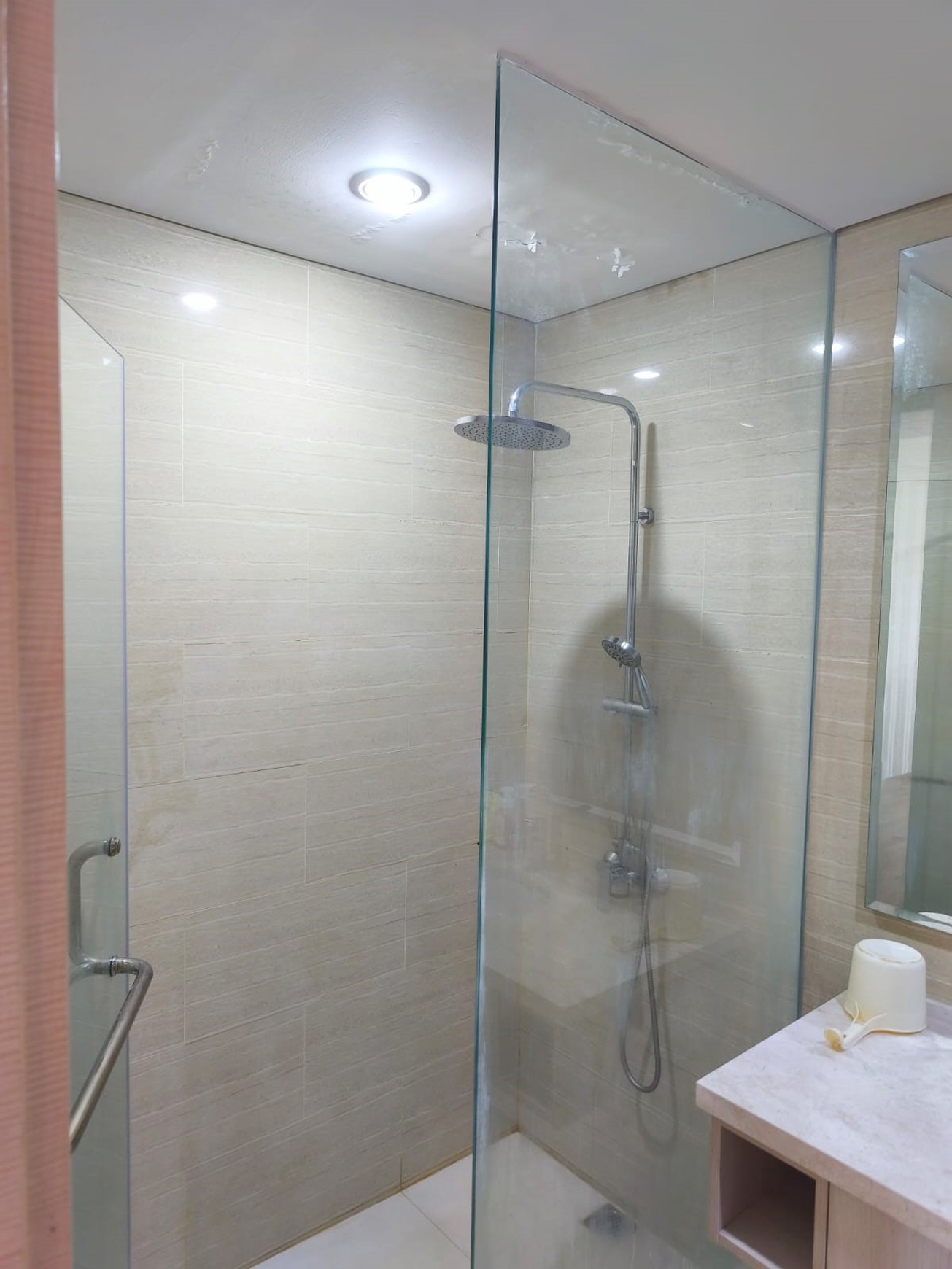 Apartemen Dijual One East Residence Kertajaya Indah dekat Galaxy Mall
