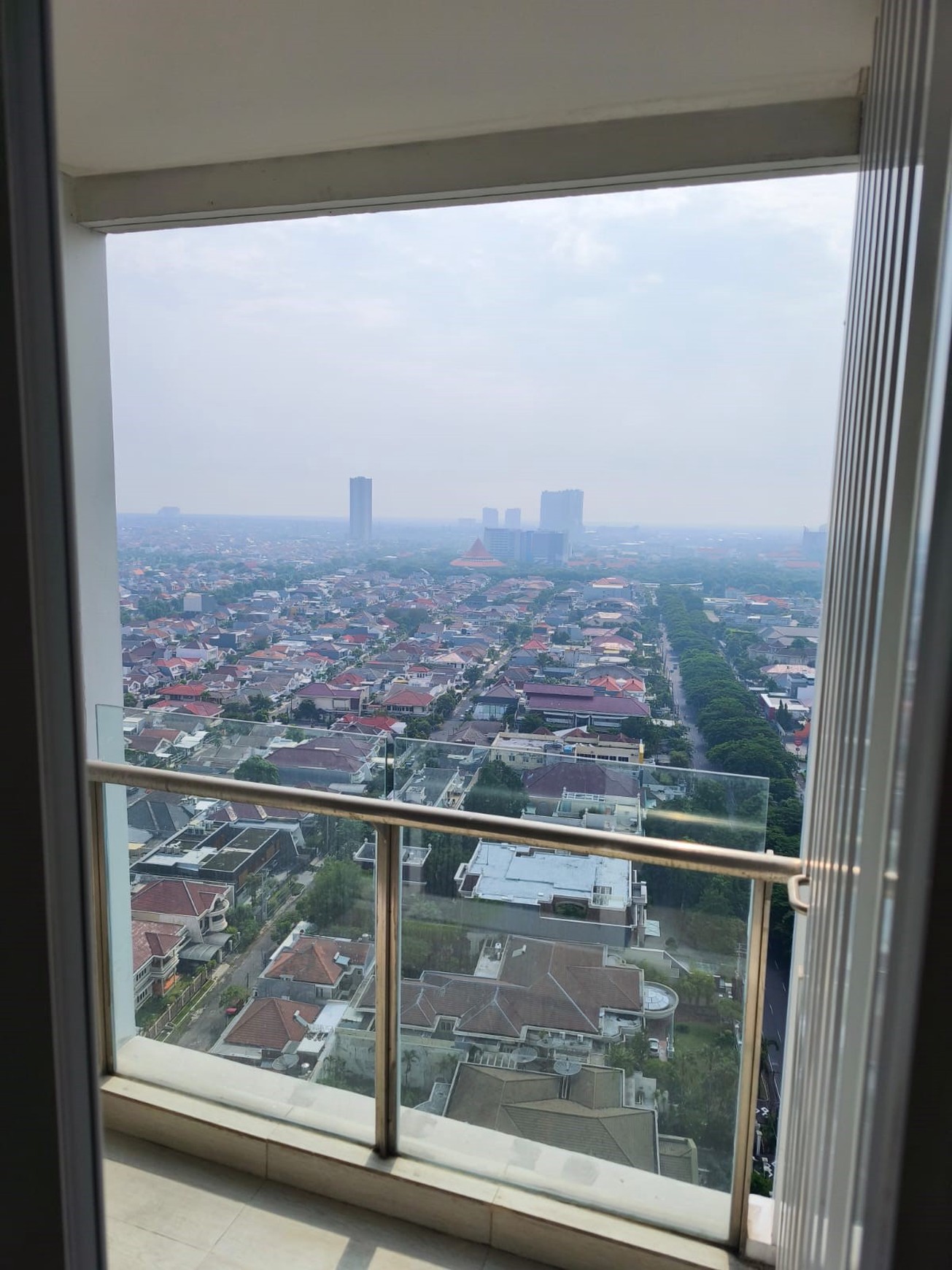 Apartemen Dijual One East Residence Kertajaya Indah dekat Galaxy Mall