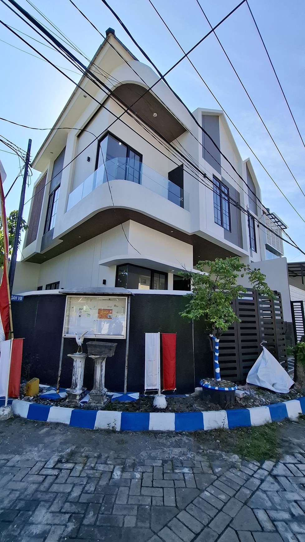 Rumah Dijual di Rungkut Mapan Tengah Surabaya Timur - 2 Lantai, Hook, SHM