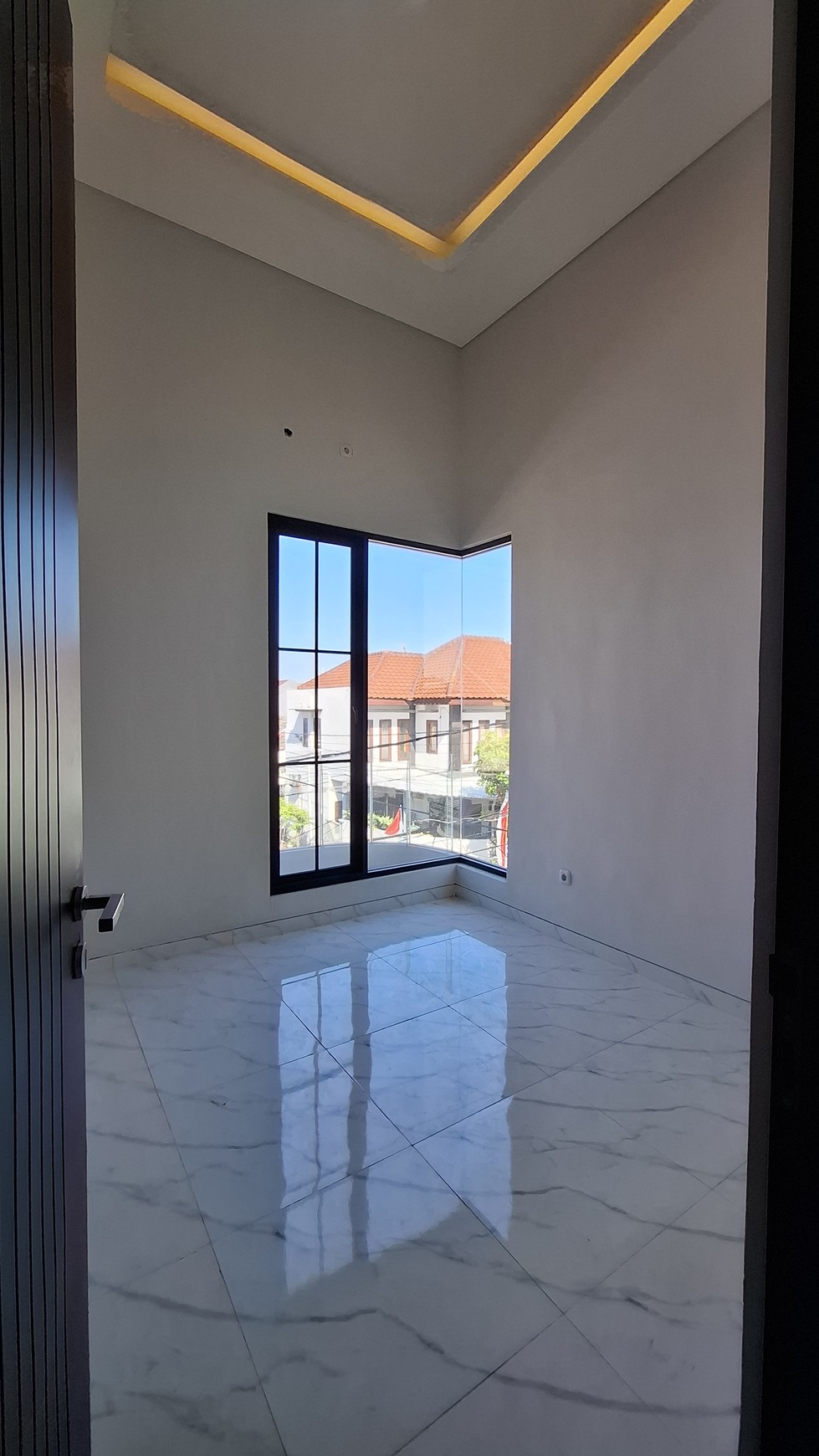 Jual Rumah Baru 2 Lantai di Surabaya Timur - Lokasi Strategis Dekat MERR