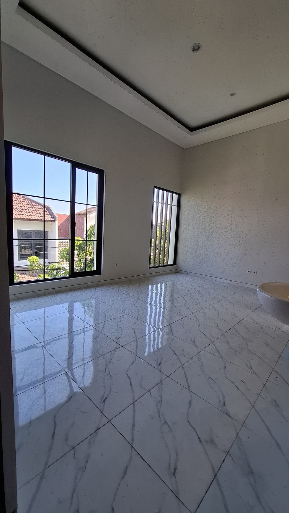 Rumah Hook Eksklusif di Rungkut Mapan Tengah - Desain Minimalis Modern