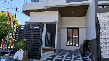 Rumah Hook Eksklusif di Rungkut Mapan Tengah - Desain Minimalis Modern