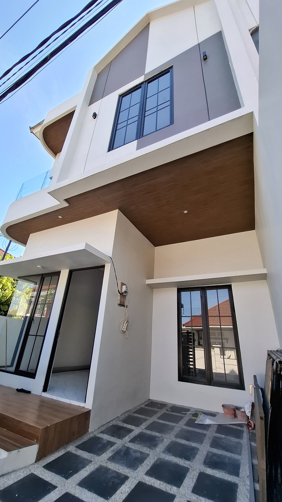Rumah Hook Eksklusif di Rungkut Mapan Tengah - Desain Minimalis Modern