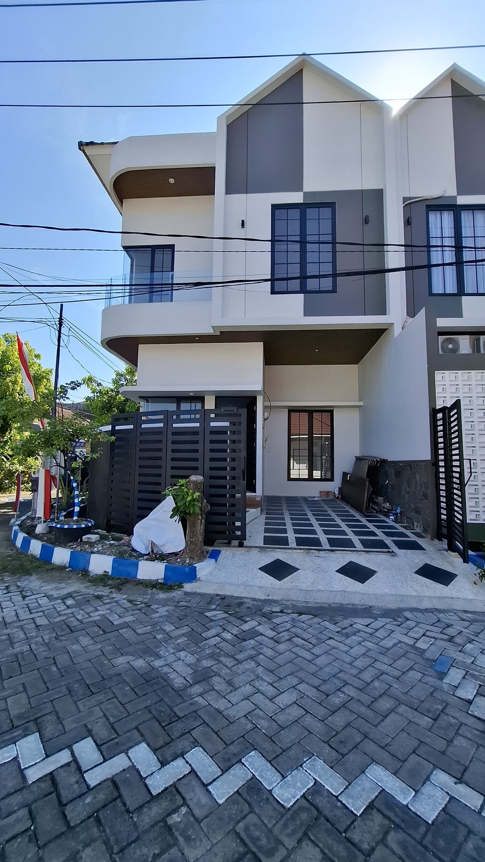 Rumah Dijual Surabaya Timur Dekat Masjid & McDonald's - Rungkut Mapan Tengah