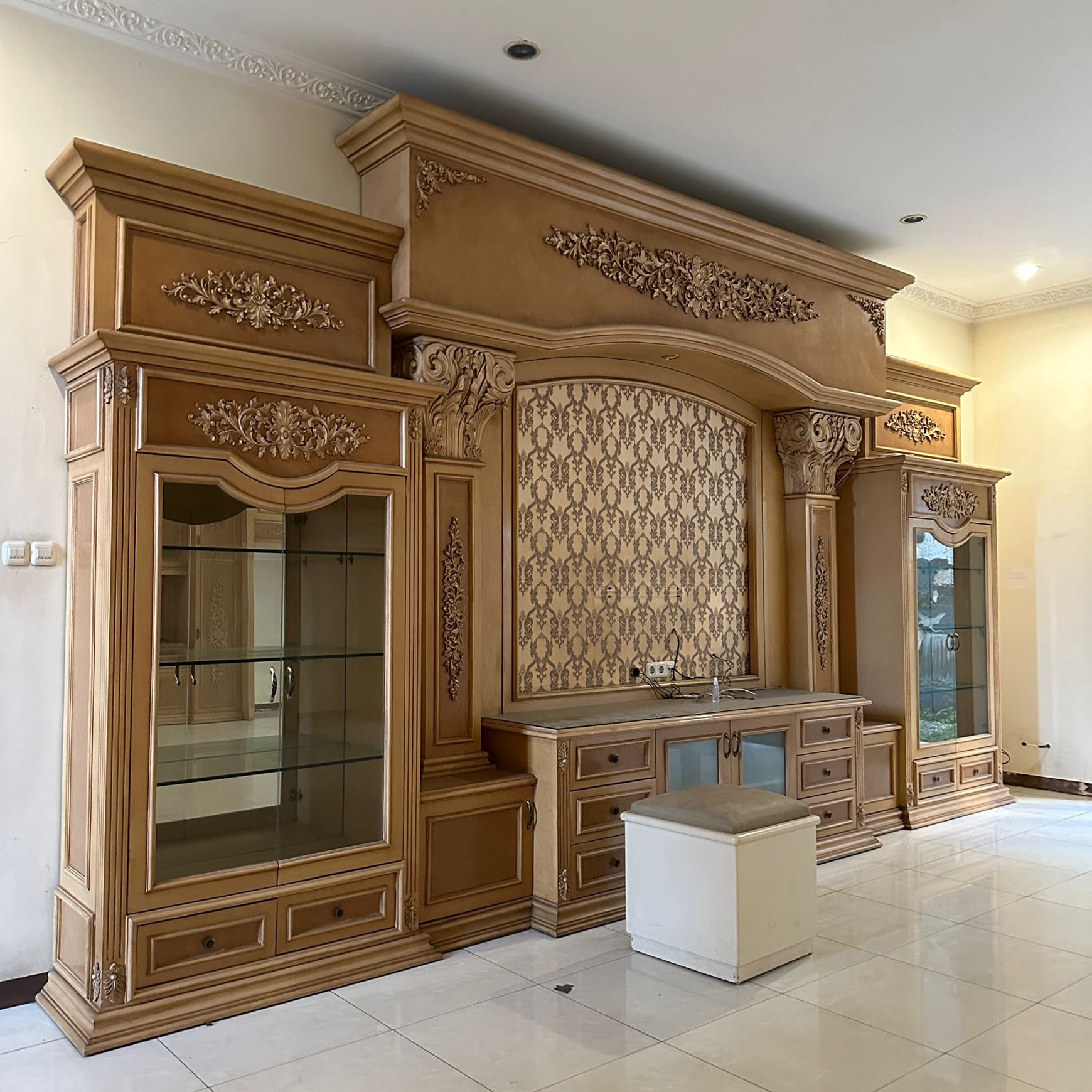Dijual Rumah Mewah 400m2 Margorejo Indah Surabaya Timur Semi Furnished