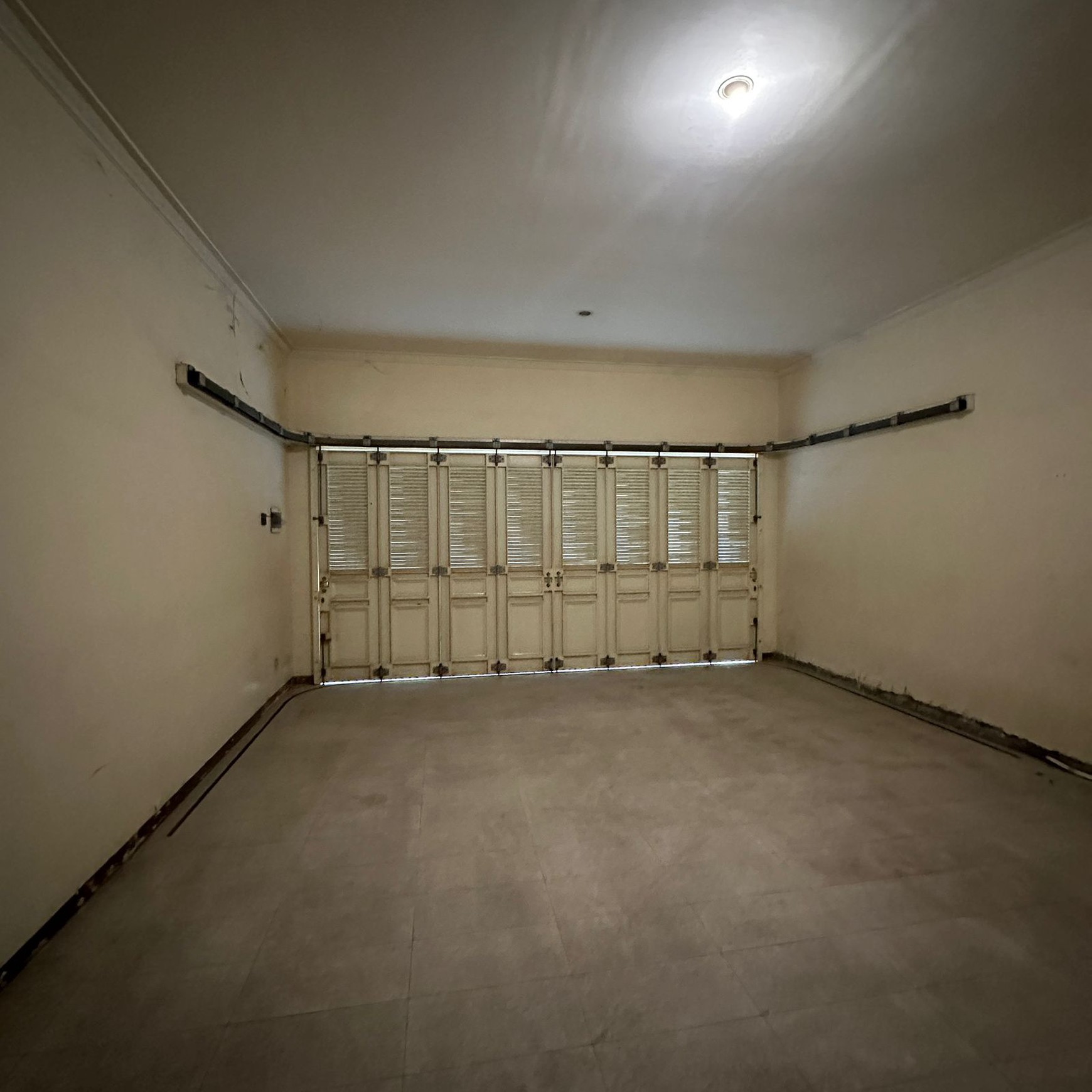 Dijual Rumah Mewah 400m2 Margorejo Indah Surabaya Timur Semi Furnished