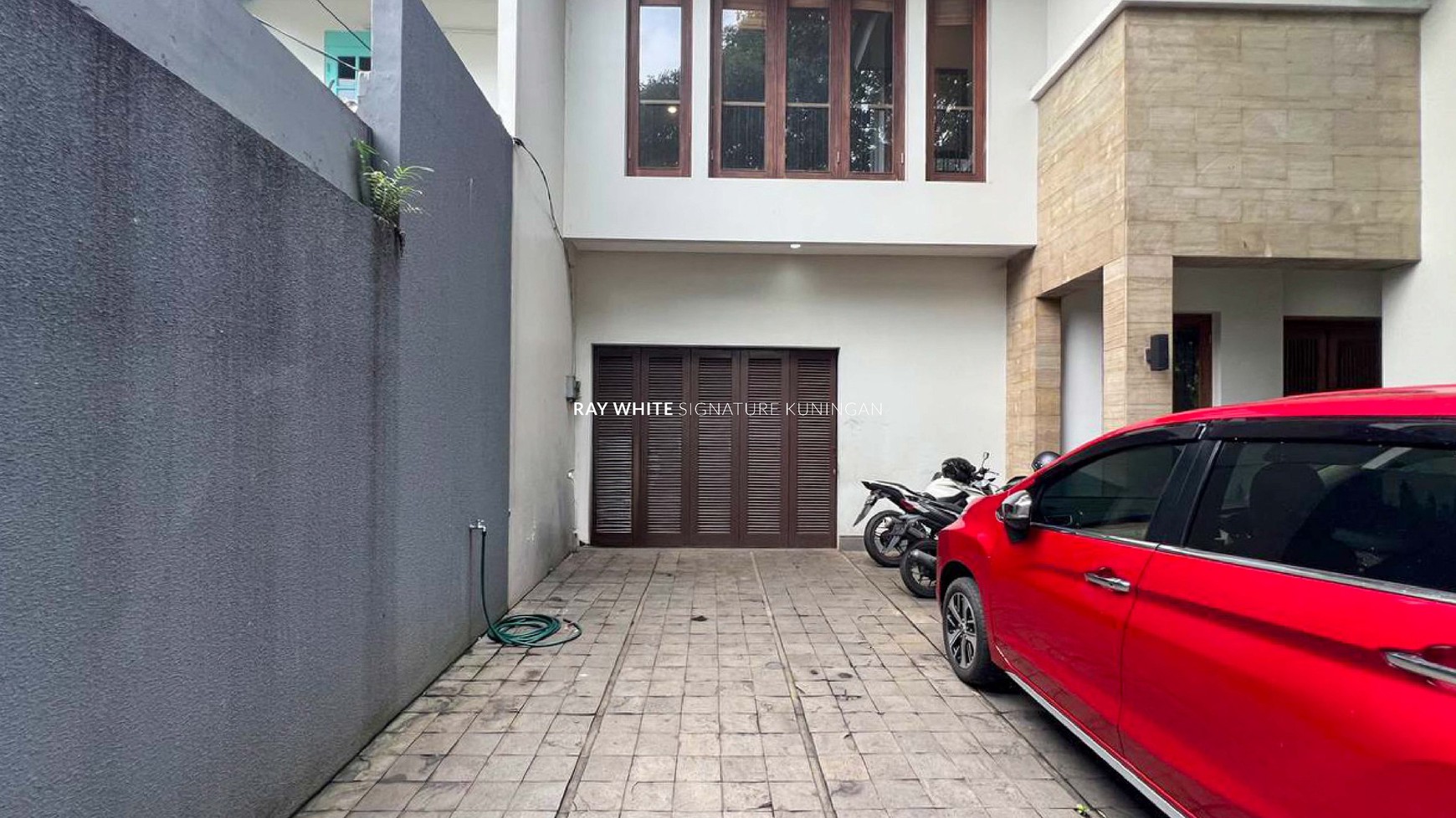 Rumah 2 Lantai Desain Modern di Jl Kerinci VIII Kebayoran Baru