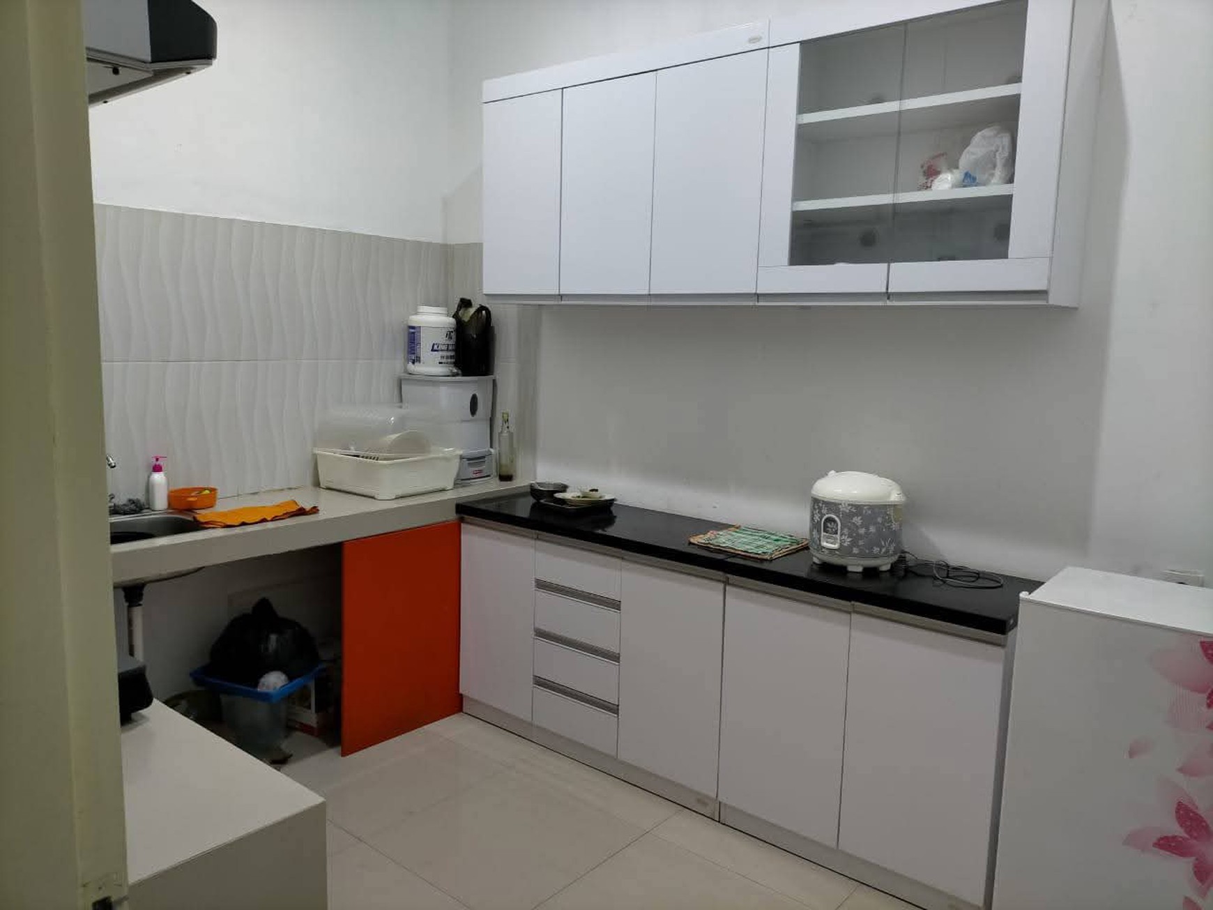 JUAL CEPAT RUMAH 2 LANTAI DI PETEMON SURABAYA PUSAT deket kedungdoro Plus furnish