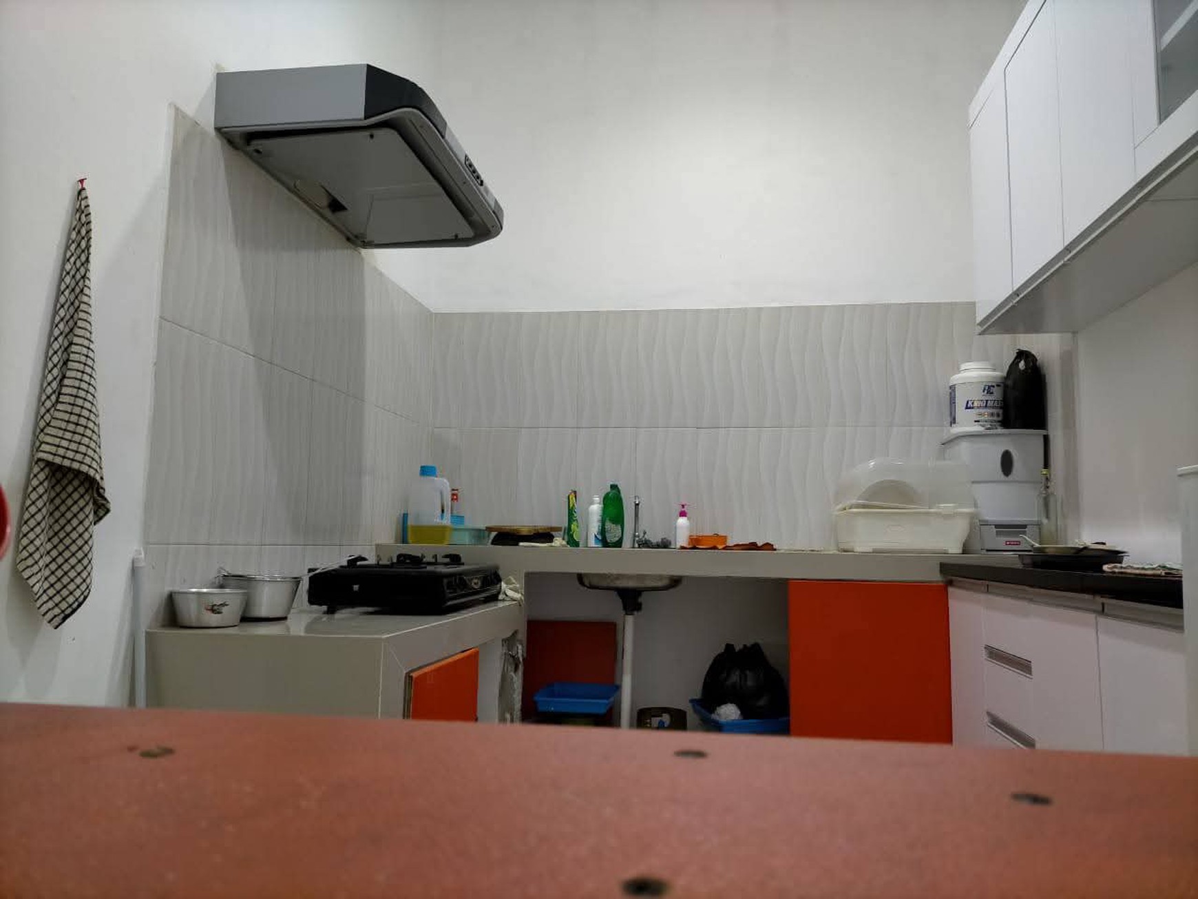 JUAL CEPAT RUMAH 2 LANTAI DI PETEMON SURABAYA PUSAT deket kedungdoro Plus furnish