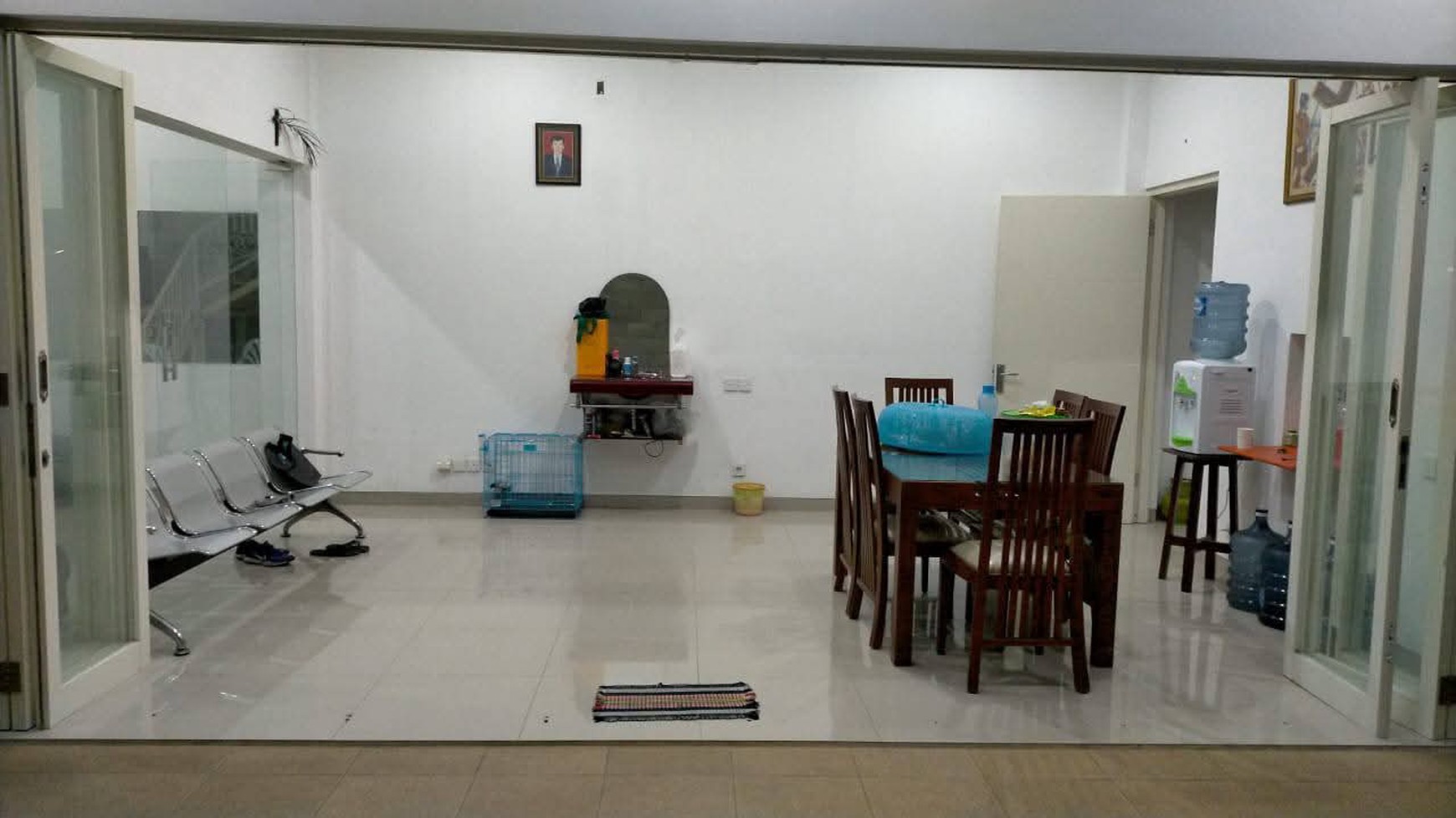 JUAL CEPAT RUMAH 2 LANTAI DI PETEMON SURABAYA PUSAT deket kedungdoro Plus furnish