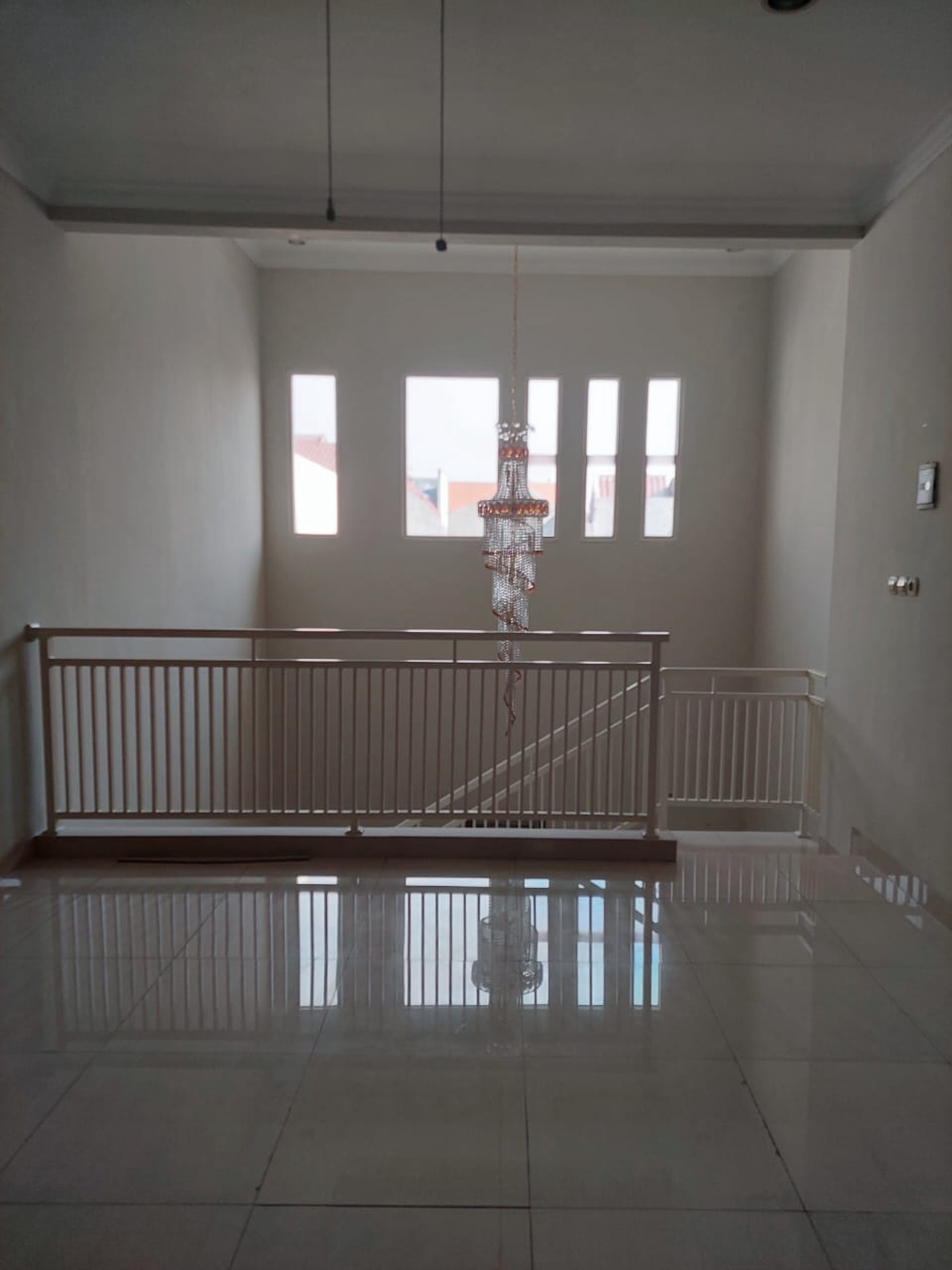 Dijual Rumah Modern Minimalis 2 Lantai One Gate Di Perum Karah , Jambangan Surabaya Selatan