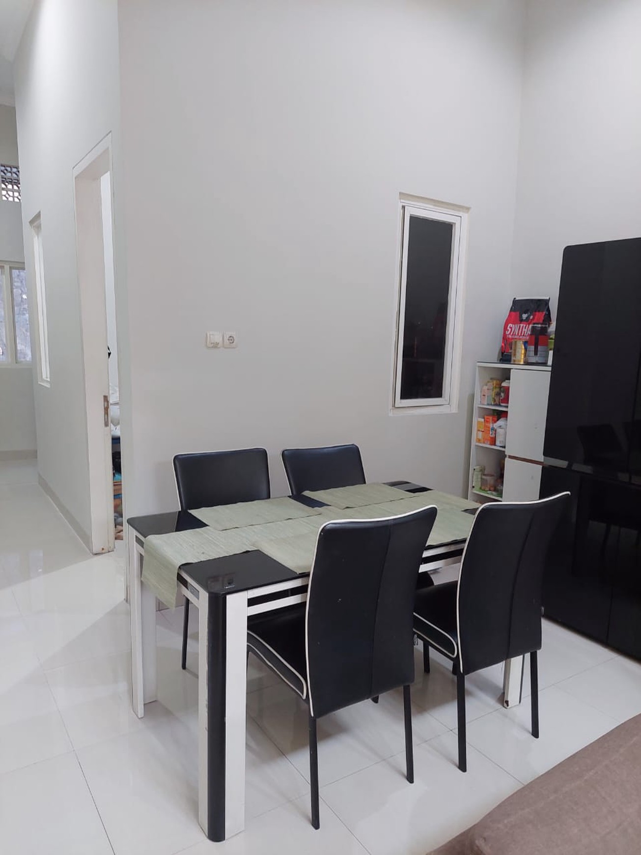 Dijual Rumah Modern Minimalis 2 Lantai One Gate Di Perum Karah , Jambangan Surabaya Selatan
