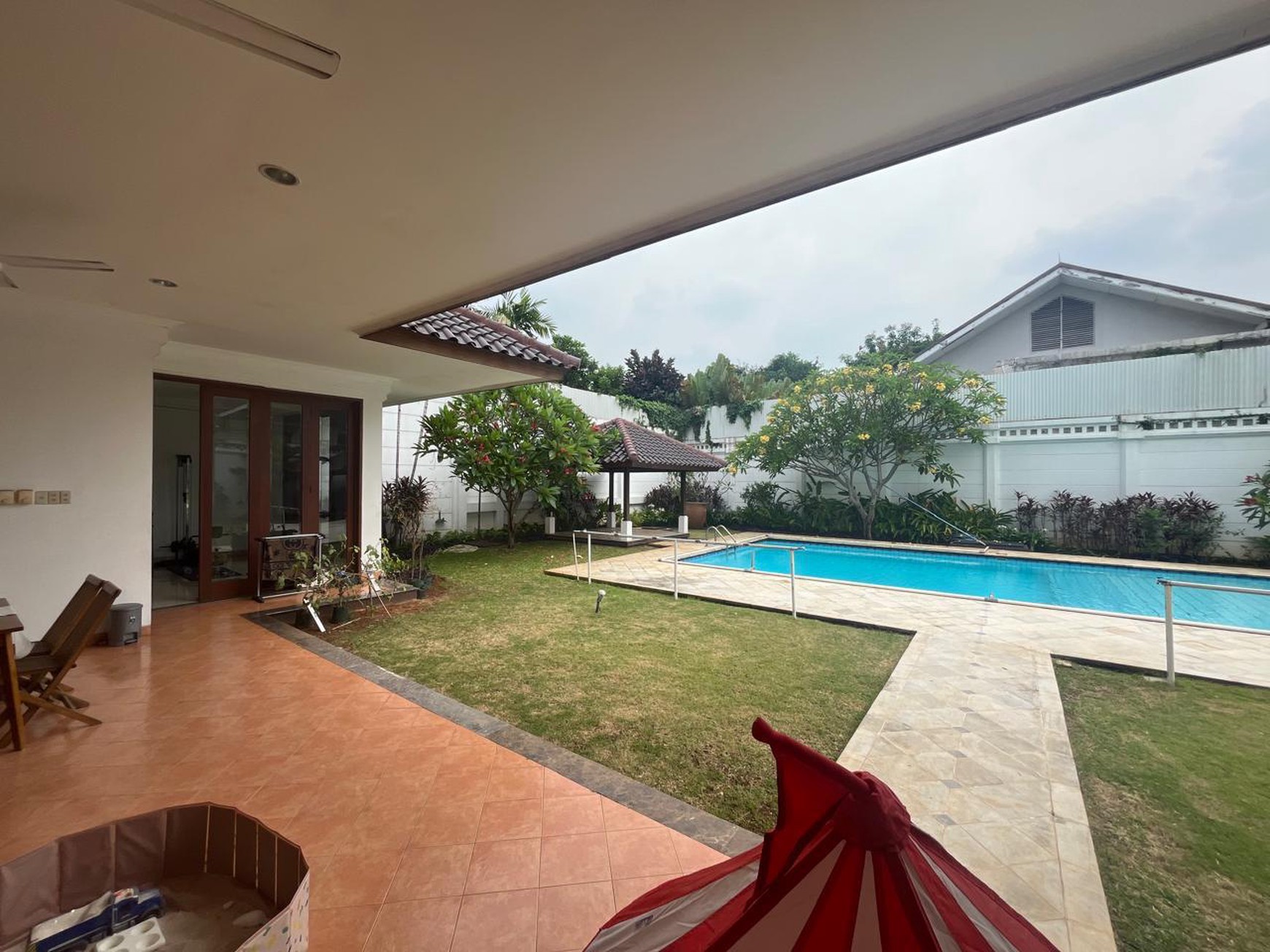 Rumah Hitung Tanah Area Cipete