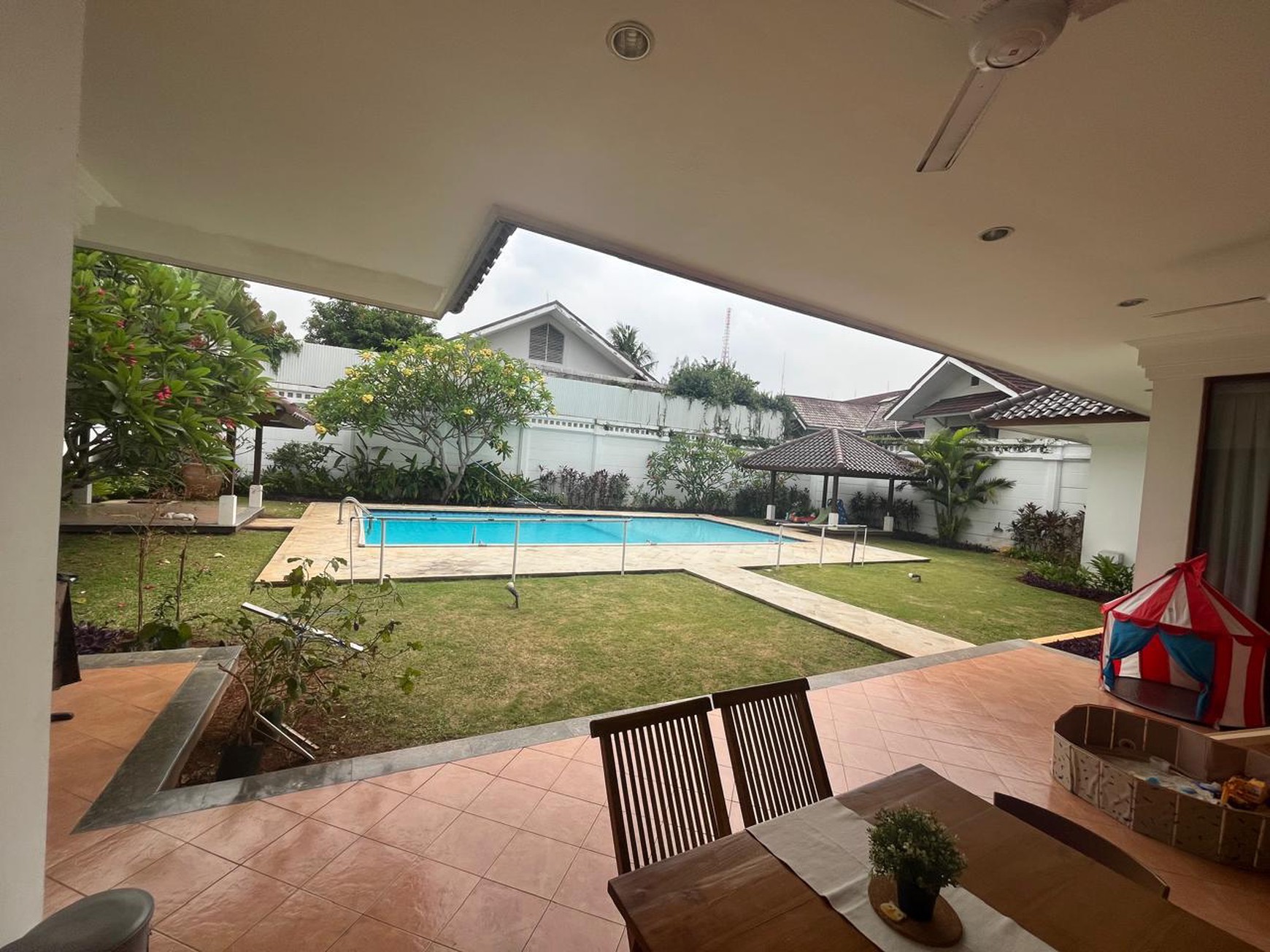 Rumah Hitung Tanah Area Cipete