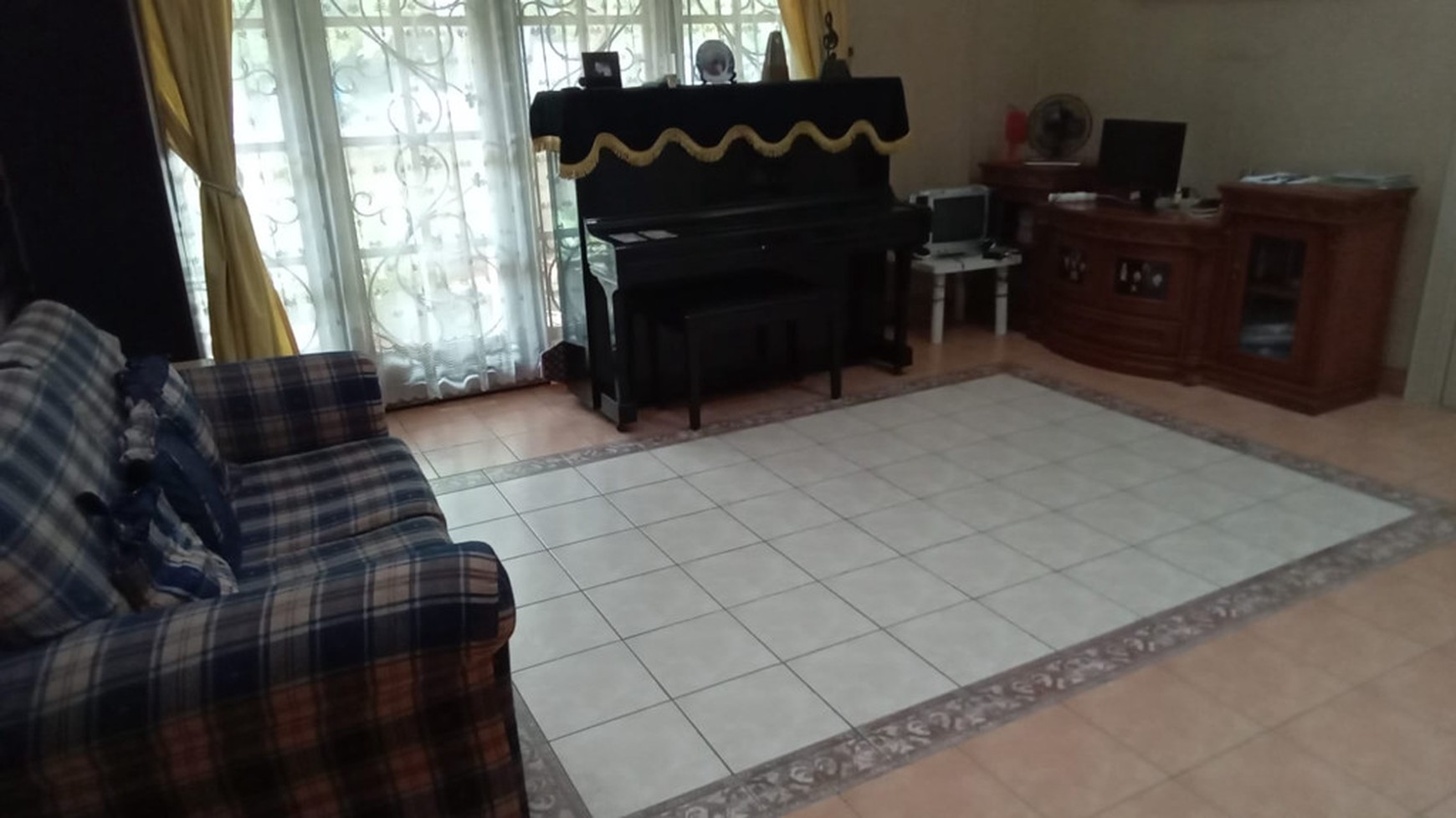 Rumah Hitung Tanah Area Cipete