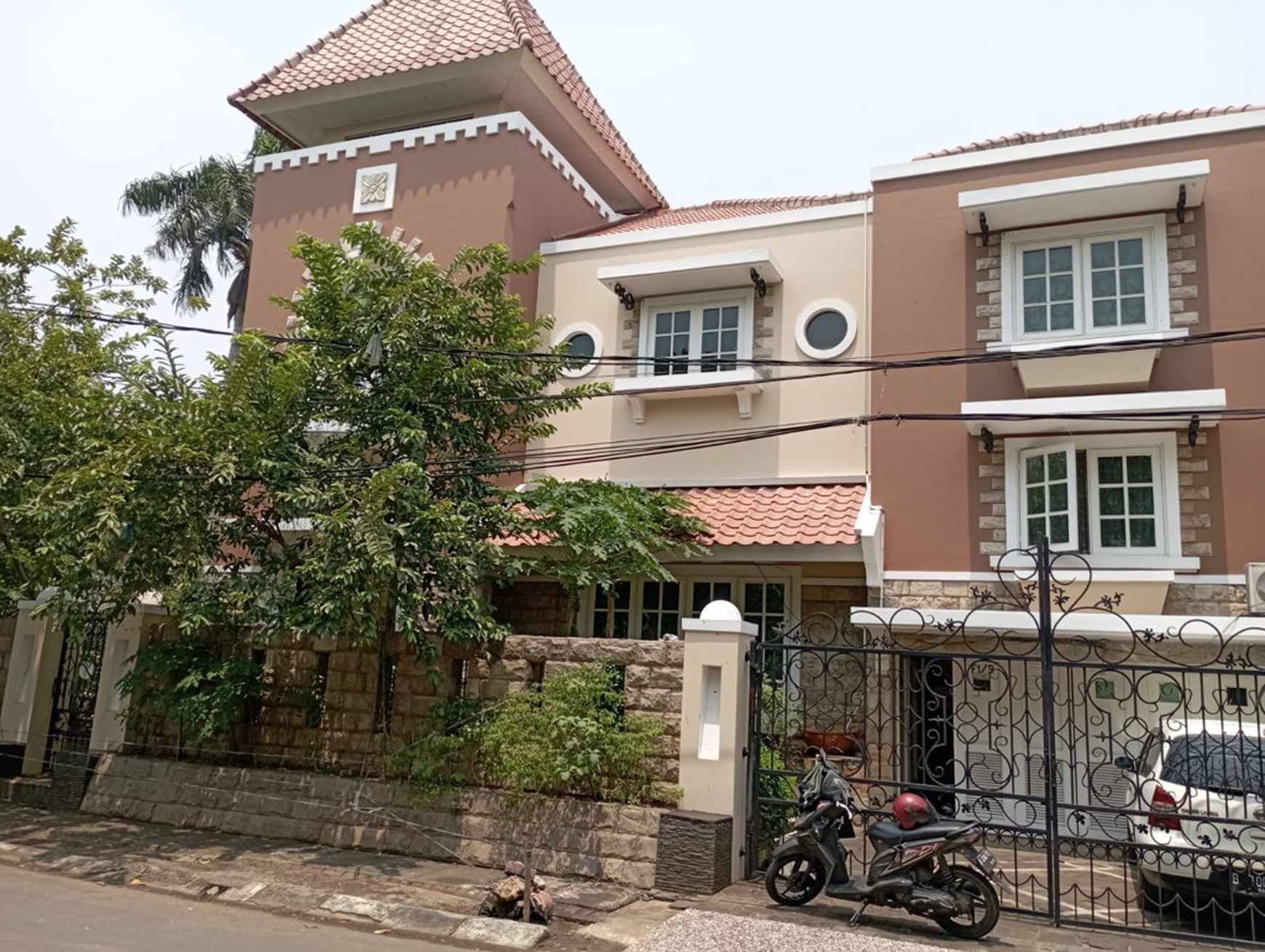 Rumah Hitung Tanah Area Cipete