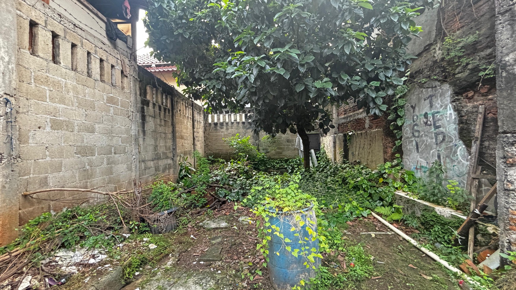 Rumah Di Area Komersil Jl. Wahid Hasyim, Dekat Kawasan Bisnis Jl. MH Thamrin, Jakarta Pusat