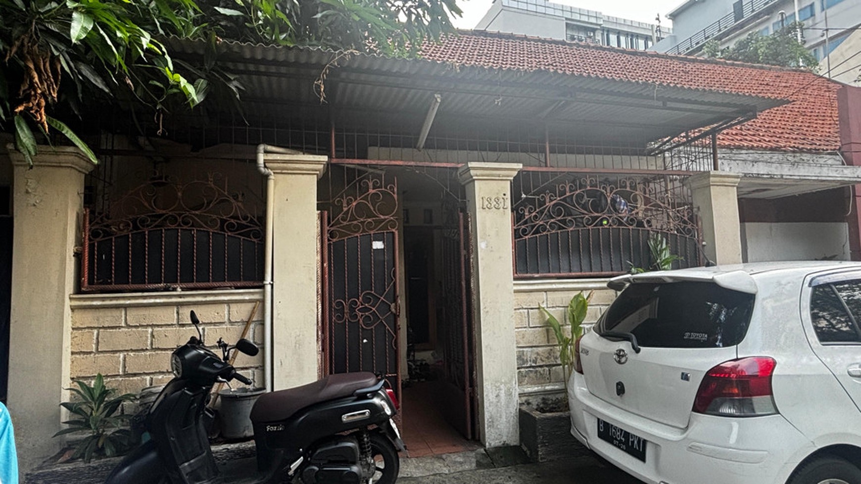 Rumah Di Area Komersil Jl. Wahid Hasyim, Dekat Kawasan Bisnis Jl. MH Thamrin, Jakarta Pusat