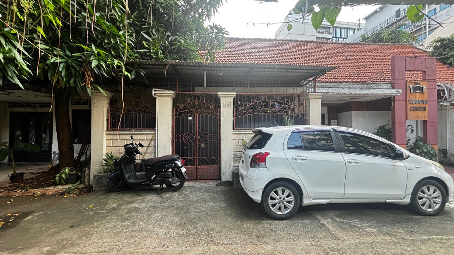 Rumah Di Area Komersil Jl. Wahid Hasyim, Dekat Kawasan Bisnis Jl. MH Thamrin, Jakarta Pusat
