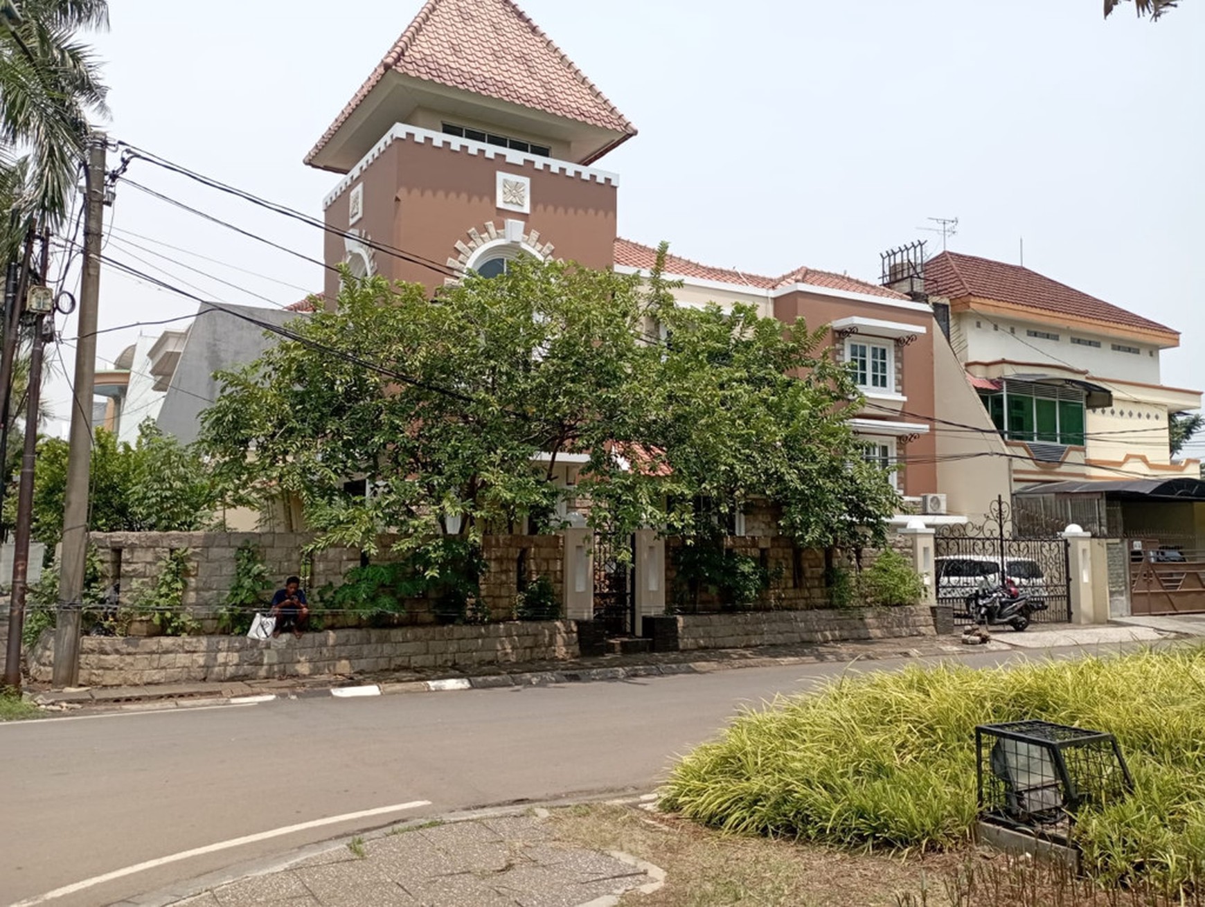 Rumah 2.5 Lantai di Jalan Utama Cocok utk Usaha Apapun dekat Bandara International Soetta