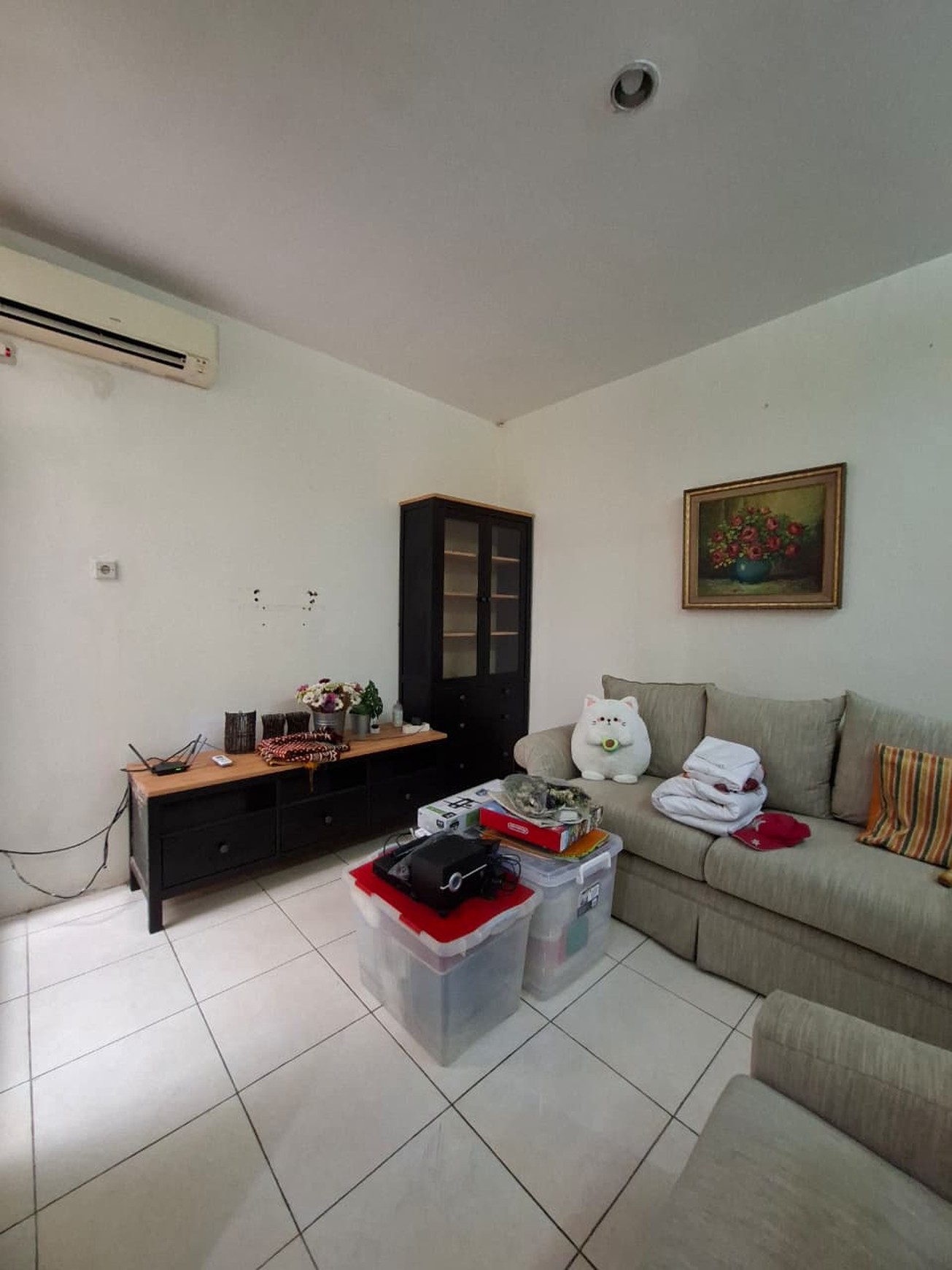 Rumah Cantik 2¼ Lantai Di Bintaro dengan KT 3+1 dan KM 3+1 sudah SHM Baru Renov 2020