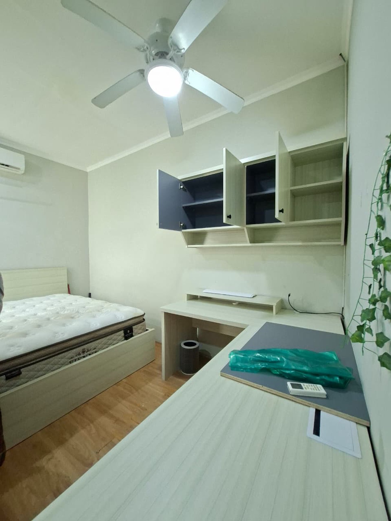 Rumah Cantik 2¼ Lantai Di Bintaro dengan KT 3+1 dan KM 3+1 sudah SHM Baru Renov 2020