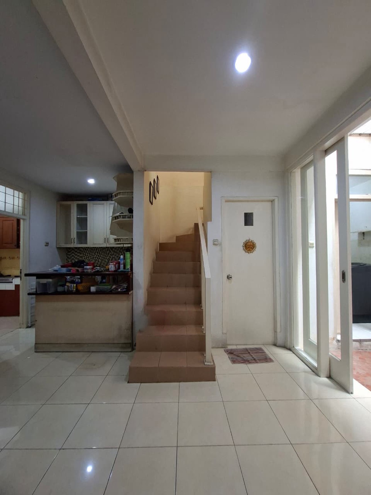 Rumah Cantik 2¼ Lantai Di Bintaro dengan KT 3+1 dan KM 3+1 sudah SHM Baru Renov 2020