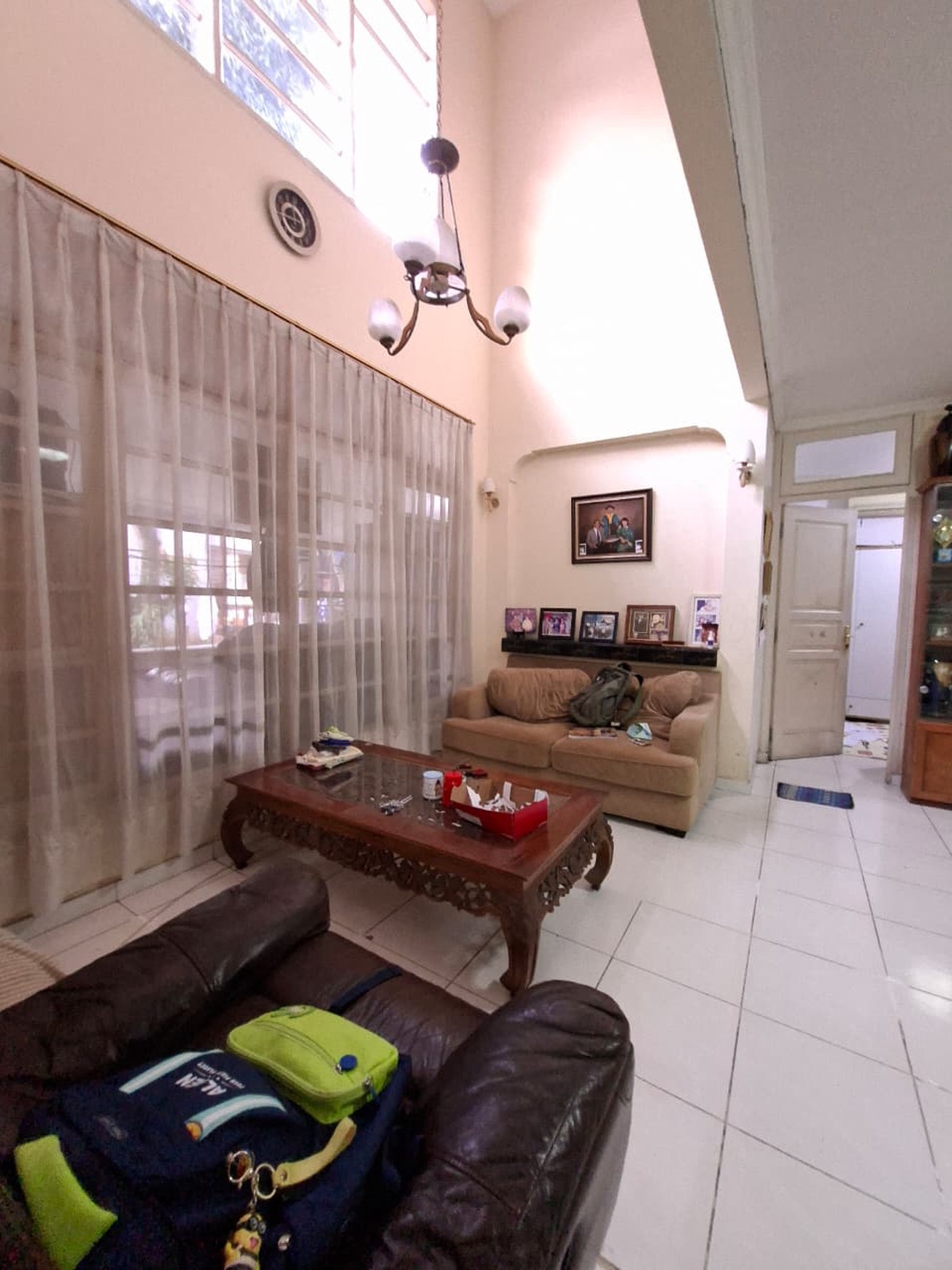 Rumah dengan Luas 350 m2 dan Bangunan 200 m2 di Bintaro Jaya KT 3+2 KM 3+1 SHM
