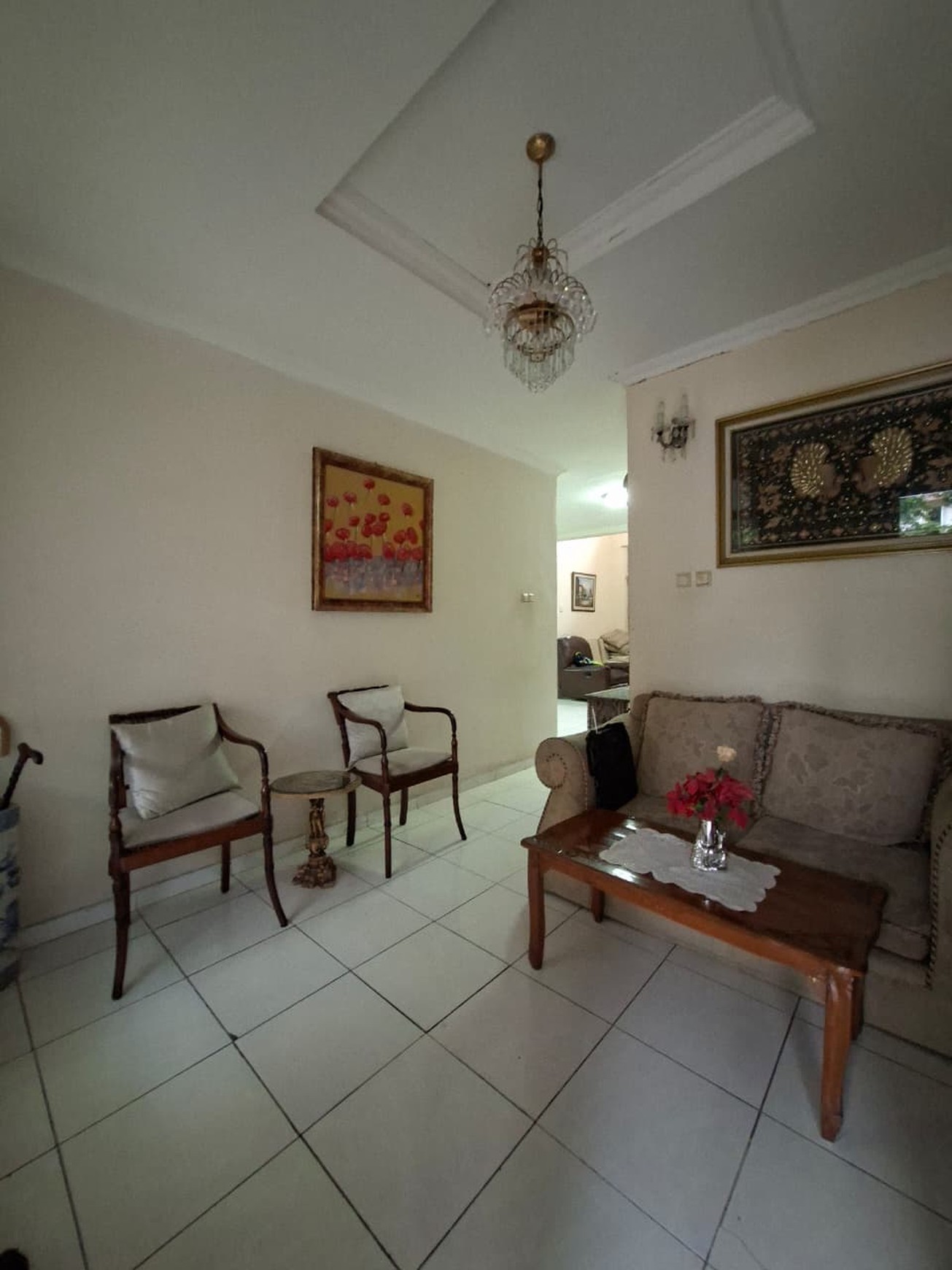 Rumah dengan Luas 350 m2 dan Bangunan 200 m2 di Bintaro Jaya KT 3+2 KM 3+1 SHM