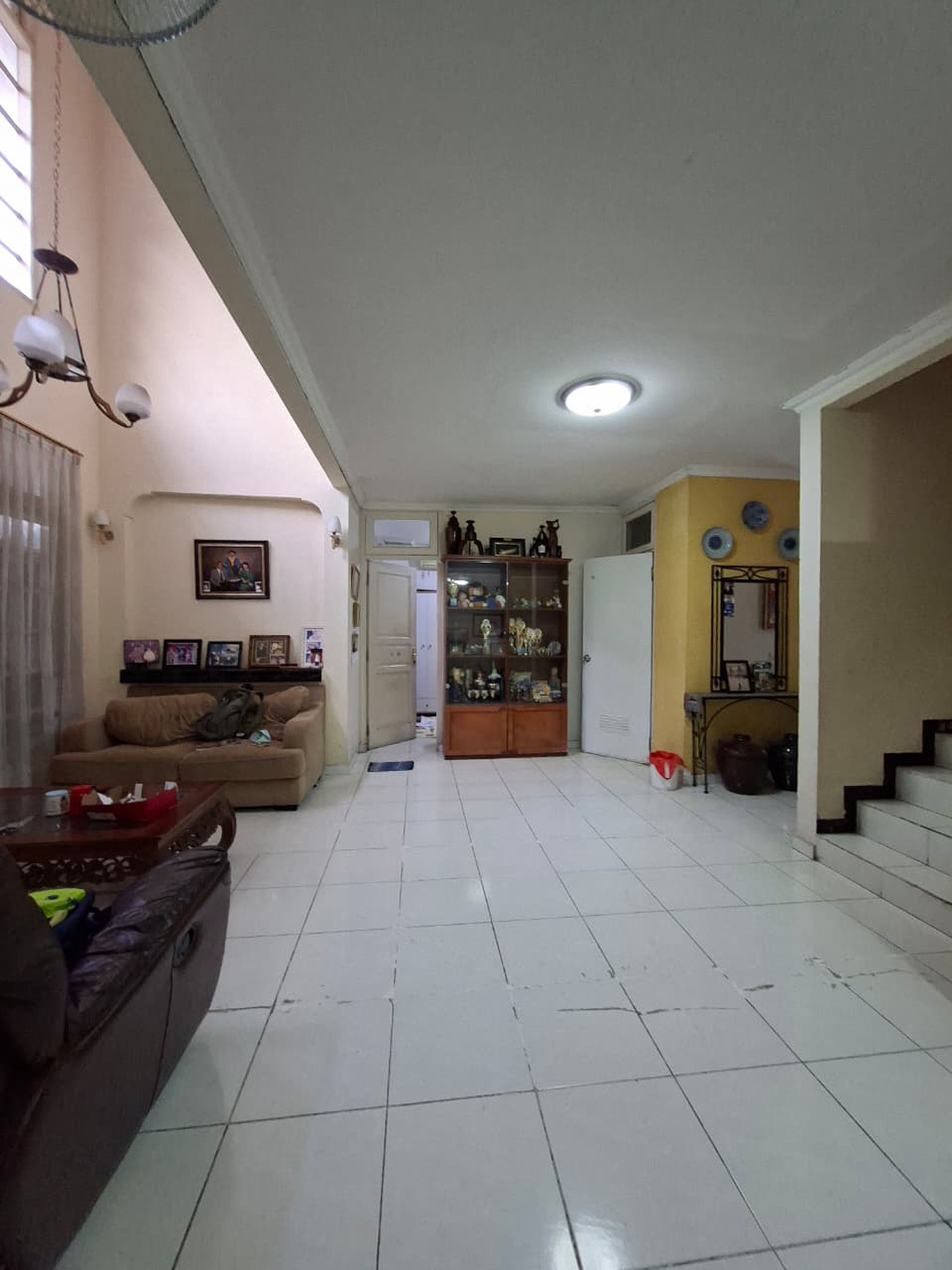 Rumah dengan Luas 350 m2 dan Bangunan 200 m2 di Bintaro Jaya KT 3+2 KM 3+1 SHM