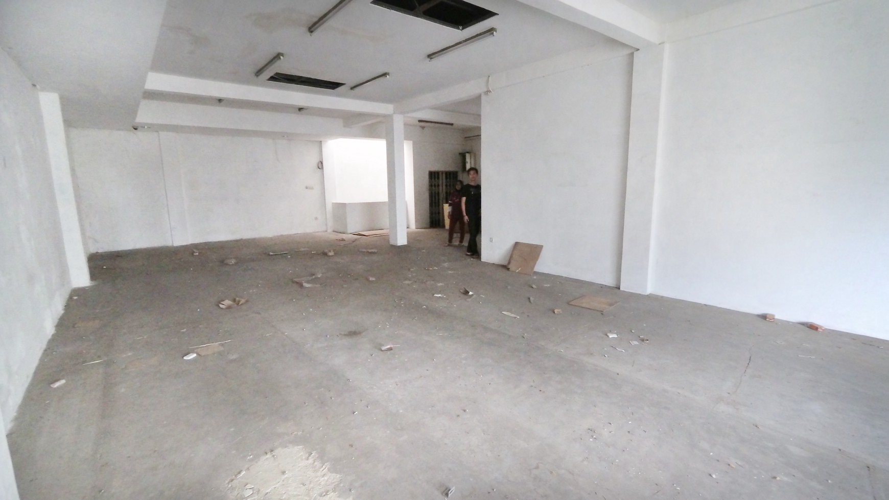 Office Guru Mughni, belakang Mega Kuningan dan Gatot Subroto