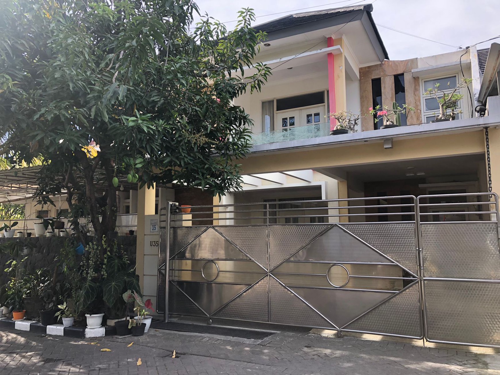 Dijual Rumah HOOK Full Furnished Babatan Pratama