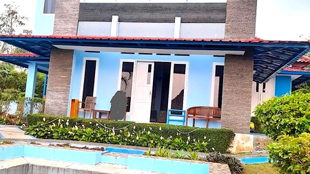 Villa Strategis di Citeko Cisarua - Villa Alley Biru, 2 Lantai Halaman Luas Kolam Renang