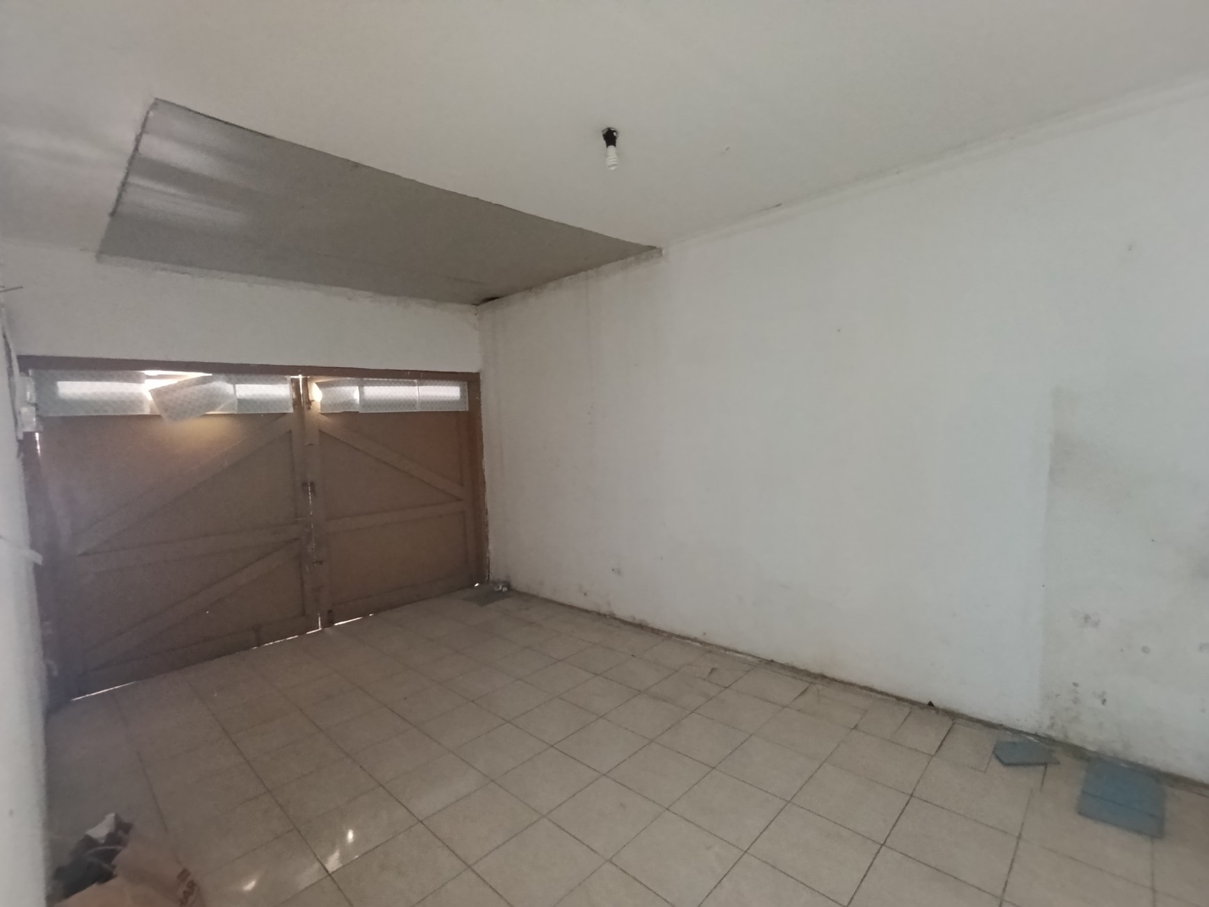 Dijual Rumah Luas dan Nyaman di Surabaya Timur TERMURAH - Hunian Cocok untuk Keluarga!