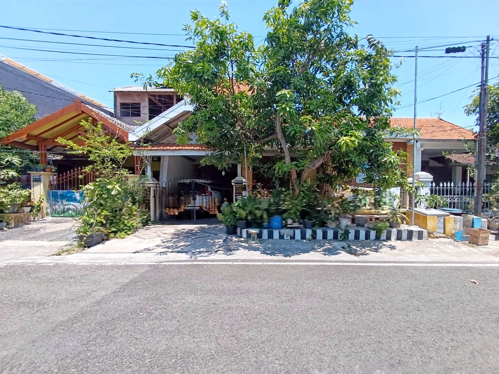 Rumah Luas Minimalis Dan Nyaman Di Rungkut, Surabaya