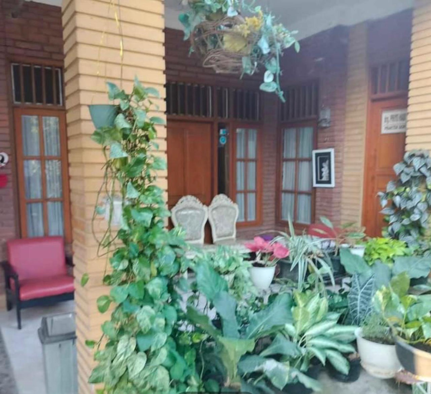 Rumah Luas Minimalis Dan Nyaman Di Rungkut, Surabaya