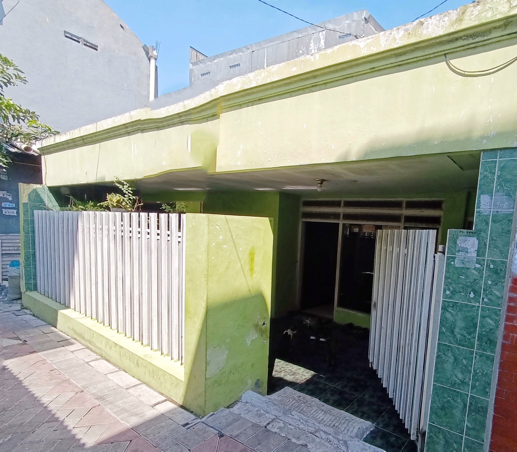 Di Jual Rumah Kost Strategis di Rungkut Surabaya - 7 Kamar Tidur, Siap Huni