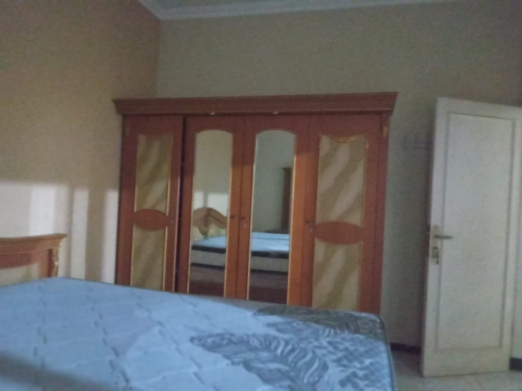 Dijual Rumah 240m² di Deltasari Sidoarjo - 4 Kamar, 3 Kamar Mandi, SHM, Lokasi Strategis!"