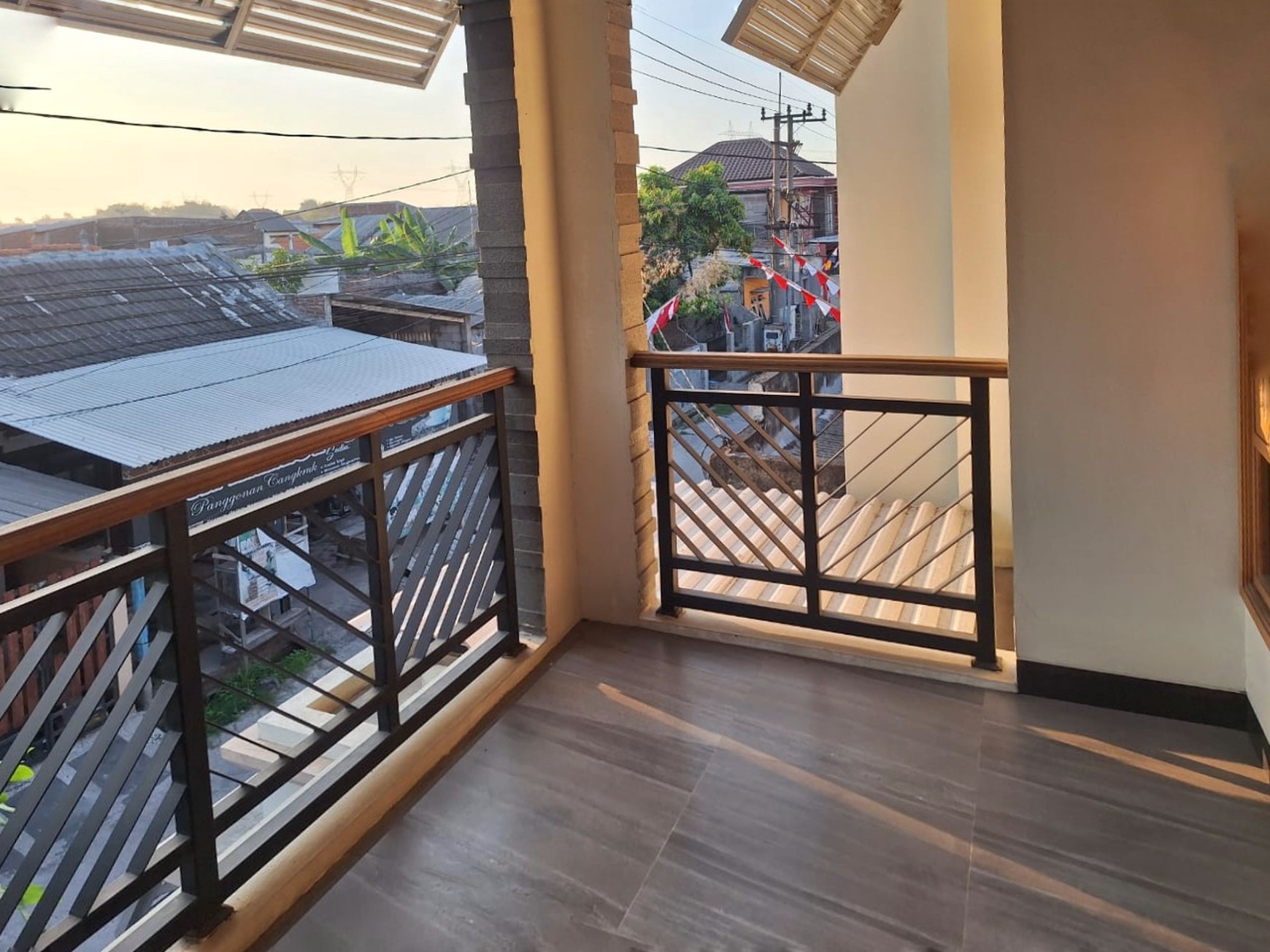 Dijual Cepat! Rumah 2 Lantai SHM di Perumahan Griya Kencana, Hadap Barat