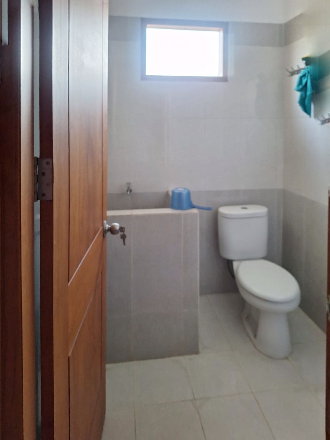 Dijual Cepat! Rumah 2 Lantai SHM di Perumahan Griya Kencana, Hadap Barat