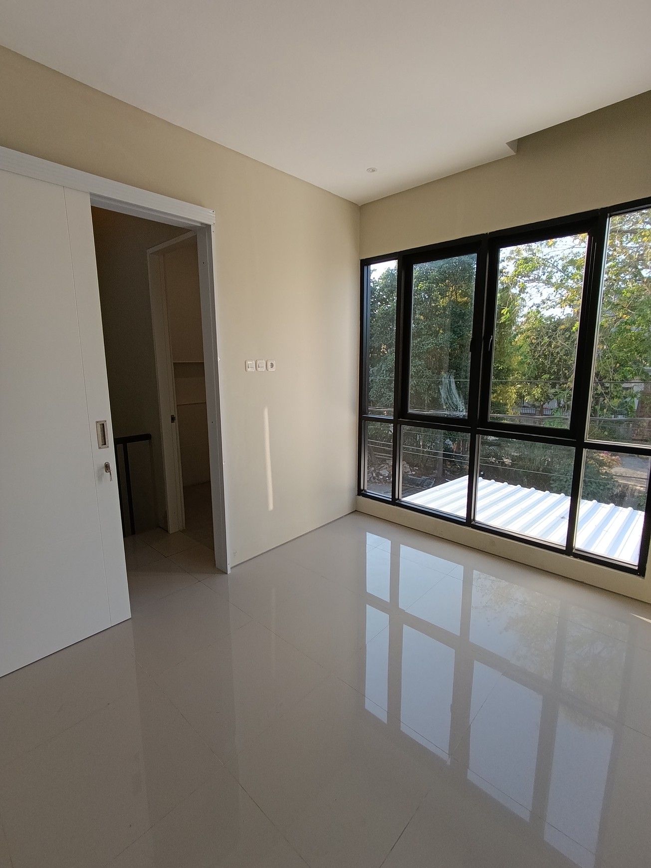 Rumah Scandinavian 2 Lantai Siap Huni di Lokasi Strategis