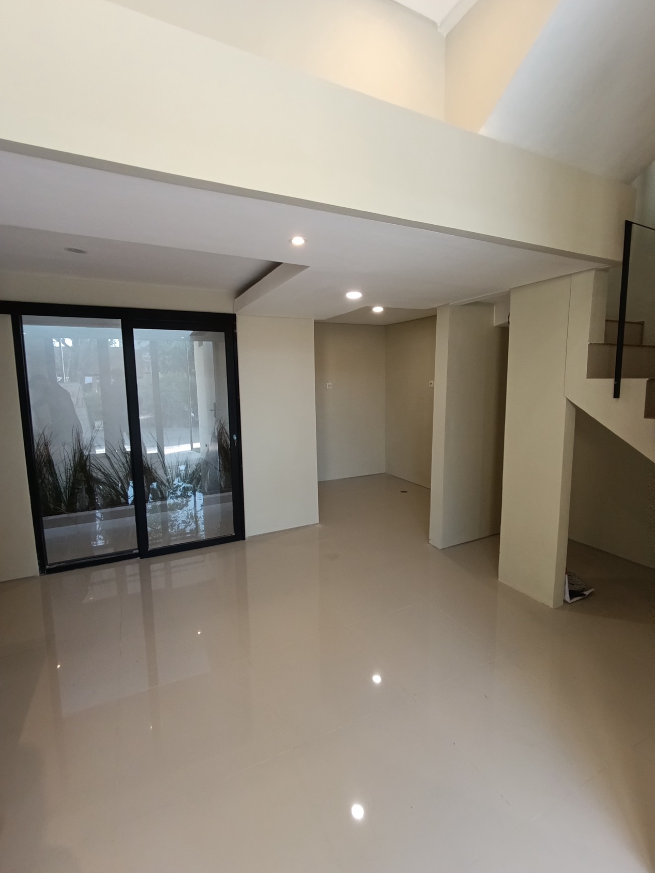 Rumah Scandinavian 2 Lantai Siap Huni di Lokasi Strategis