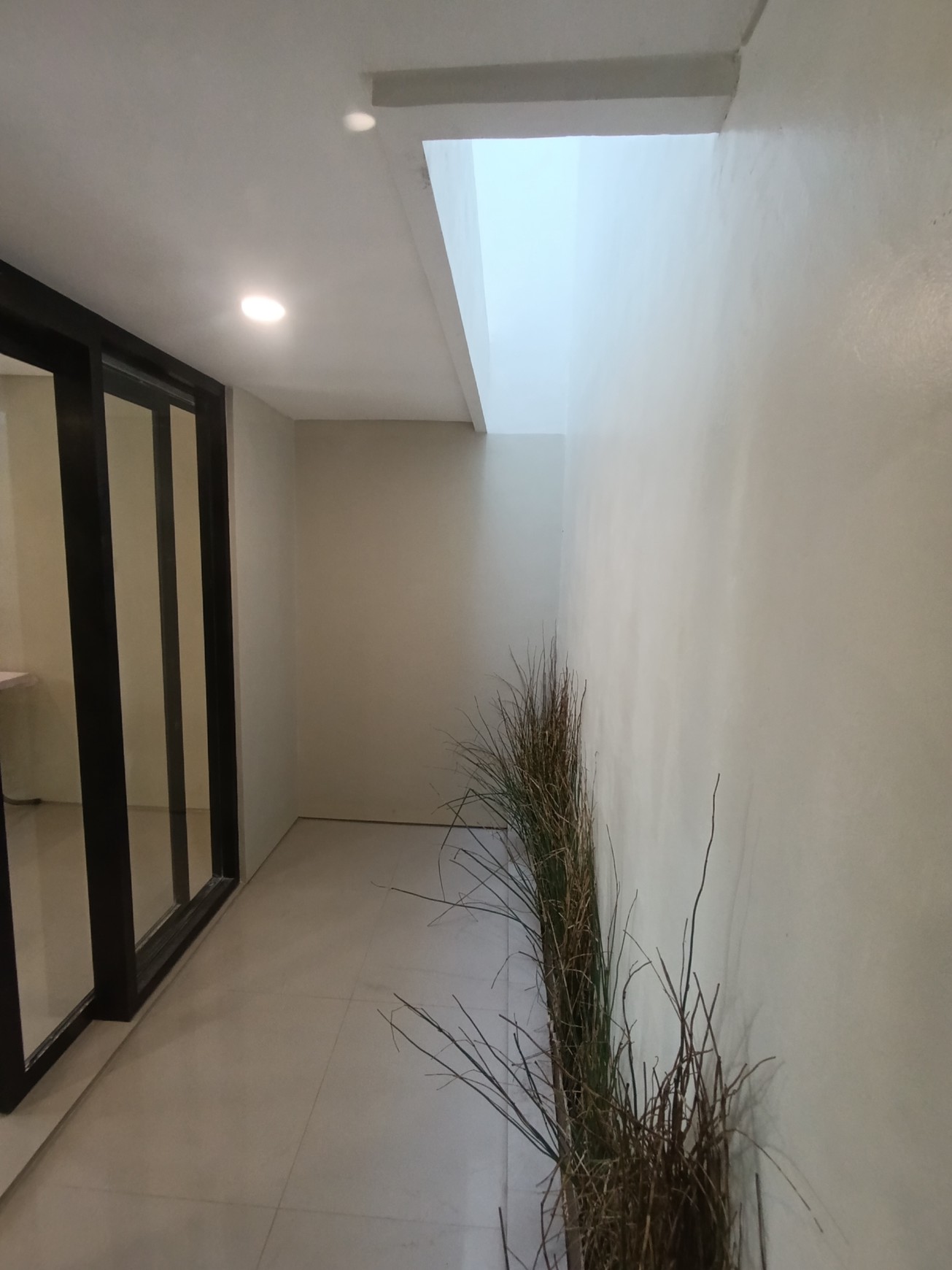 Rumah Scandinavian 2 Lantai Siap Huni di Lokasi Strategis