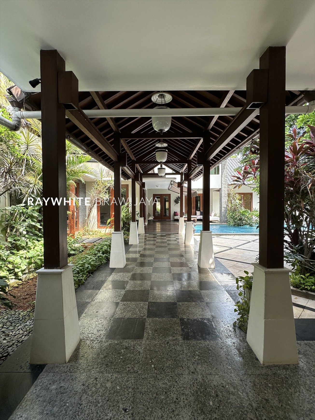 Rumah Siap Huni Lingkungan Tenang Area Cilandak Barat
