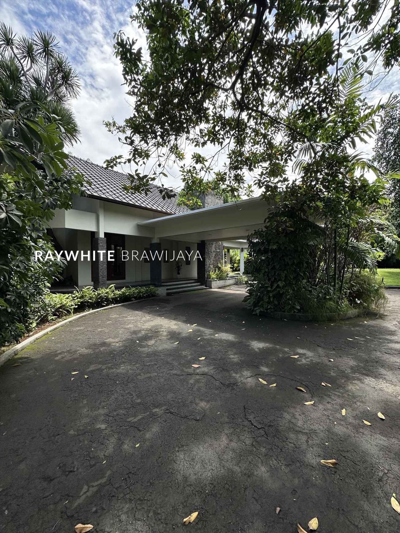 Rumah Siap Huni Lingkungan Tenang Area Cilandak Barat
